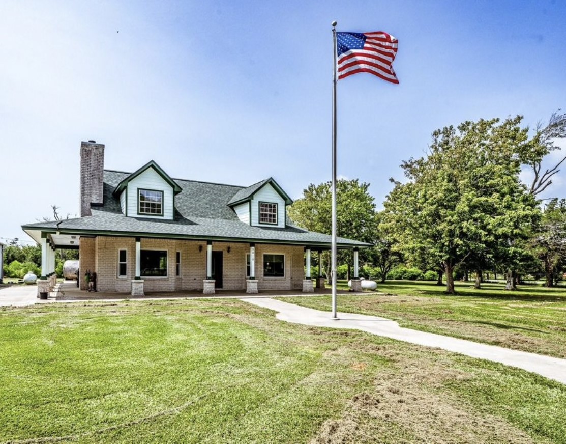 Listing photo 1
