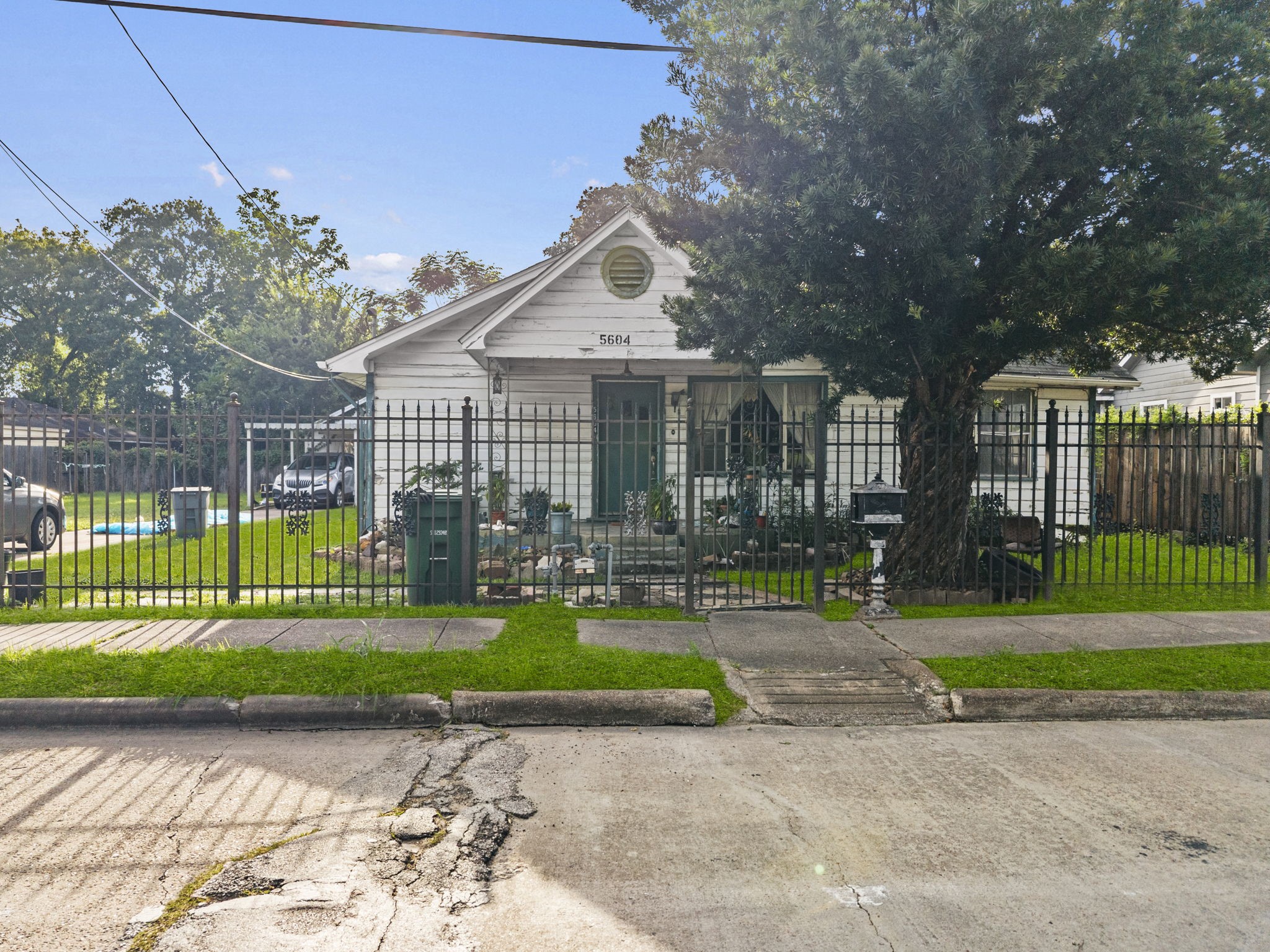 Listing photo 1