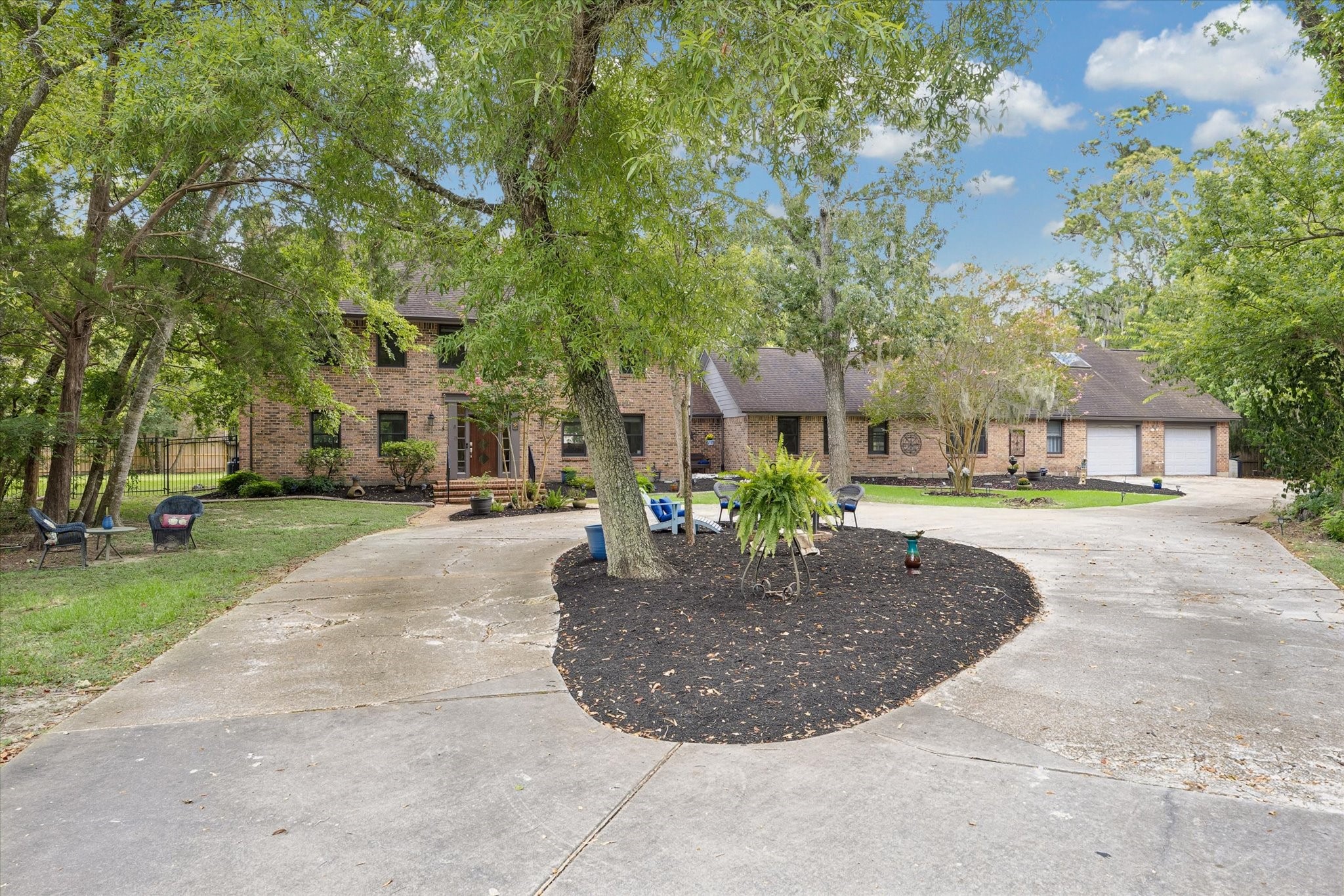 Listing photo 3