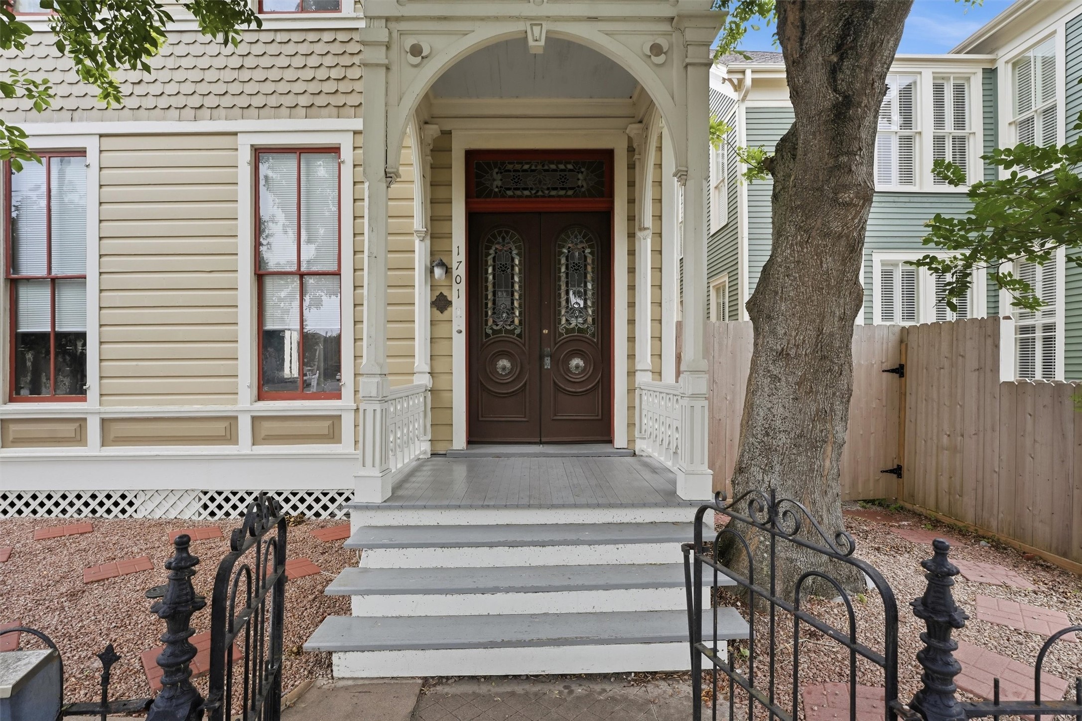 Listing photo 3