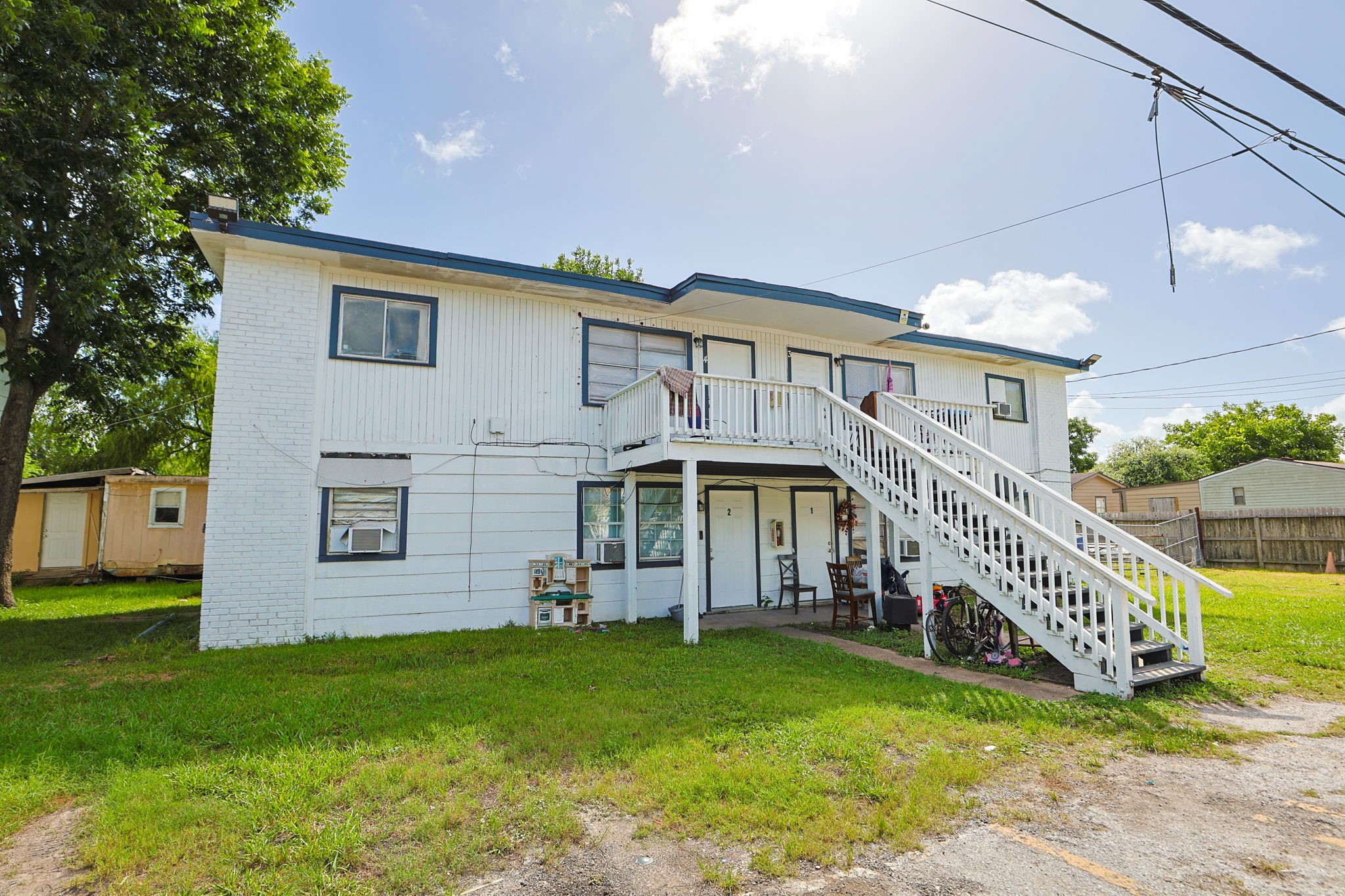 Listing photo 1