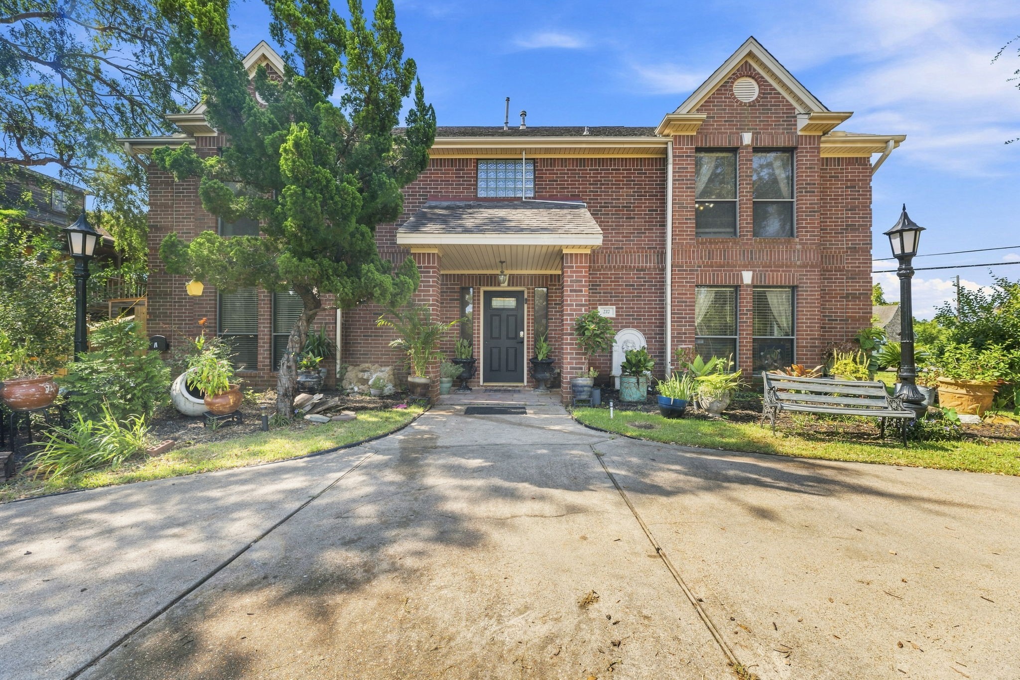 Listing photo 1