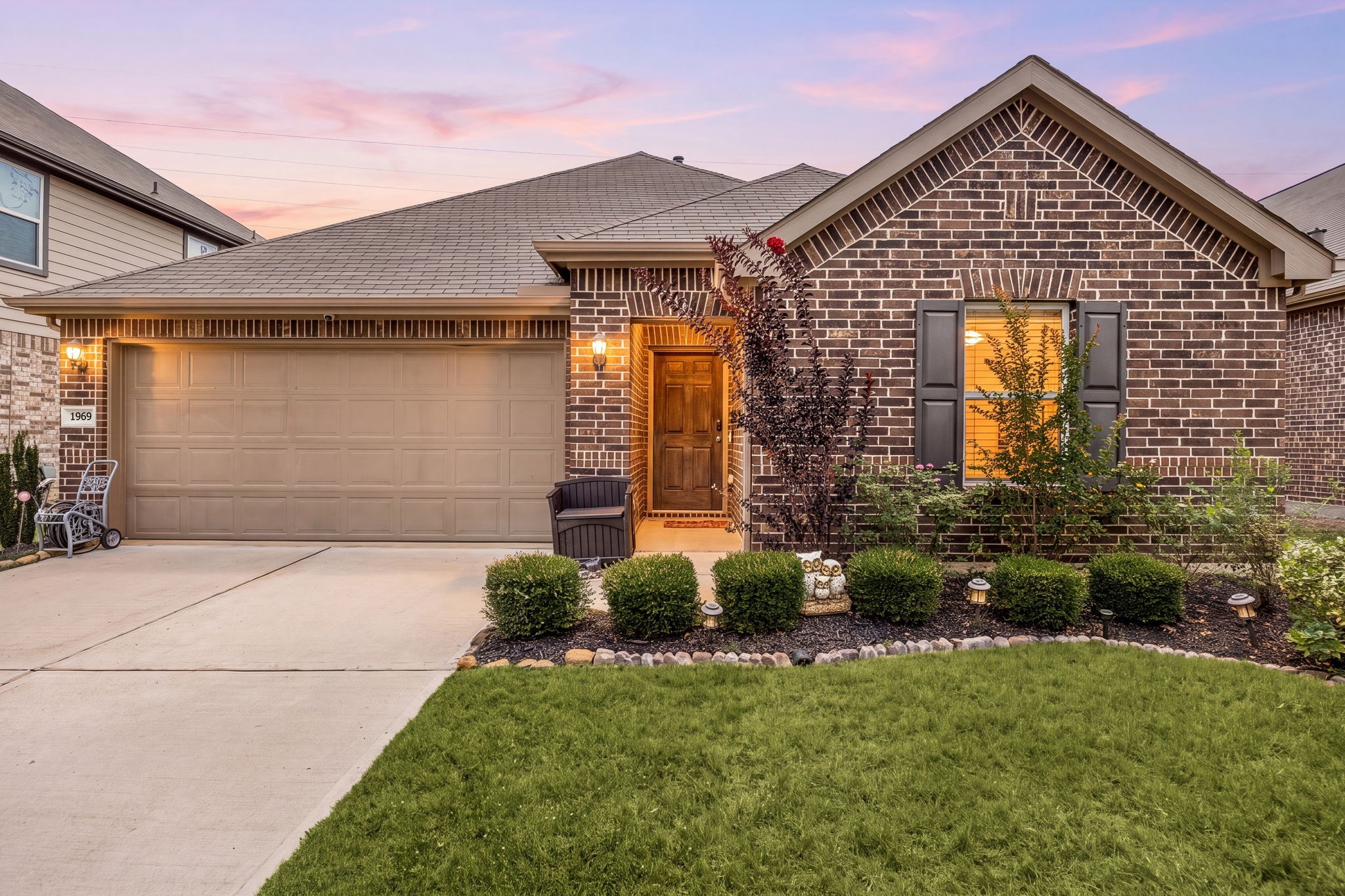 Listing photo 1