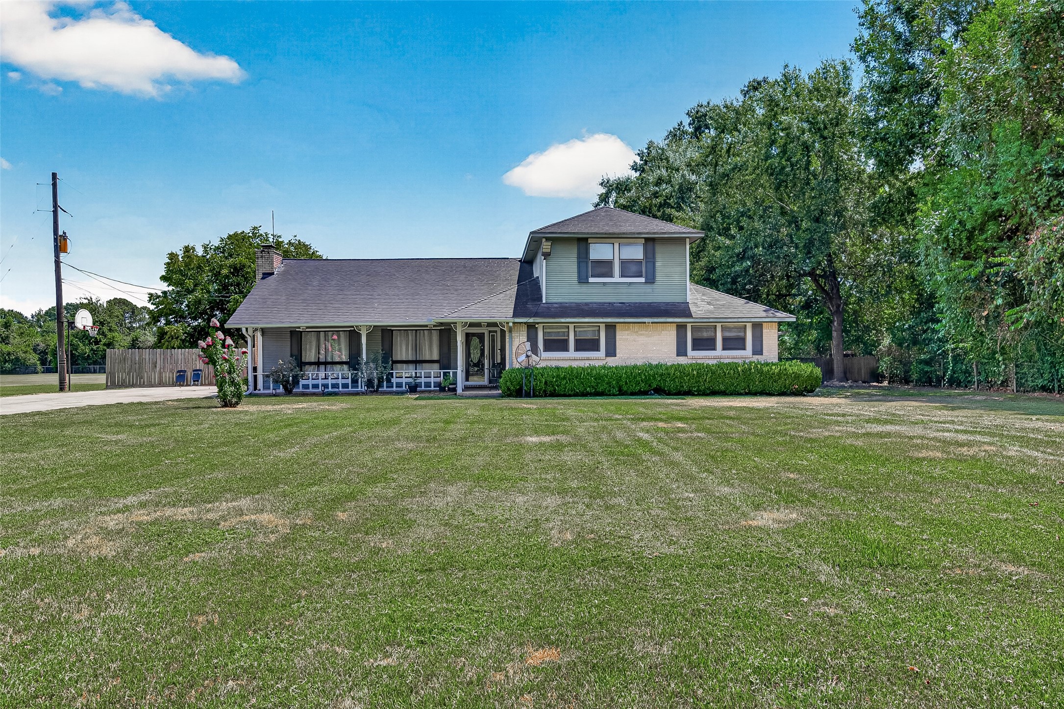 Listing photo 1