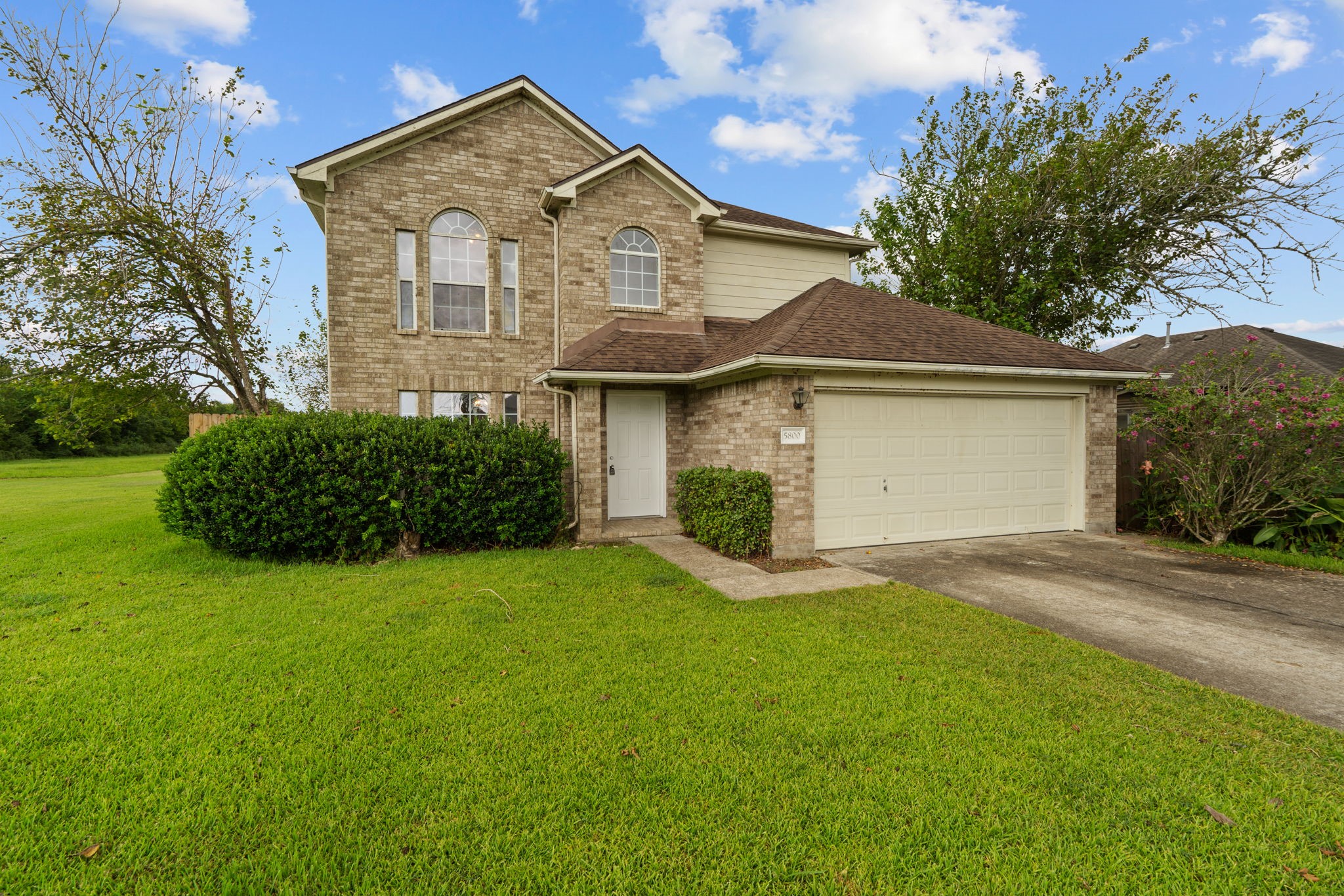 Listing photo 1