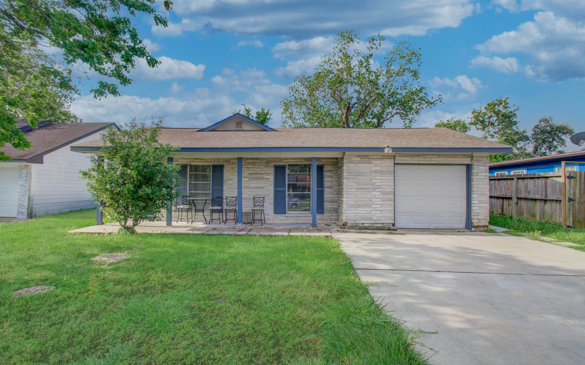 Listing photo 1