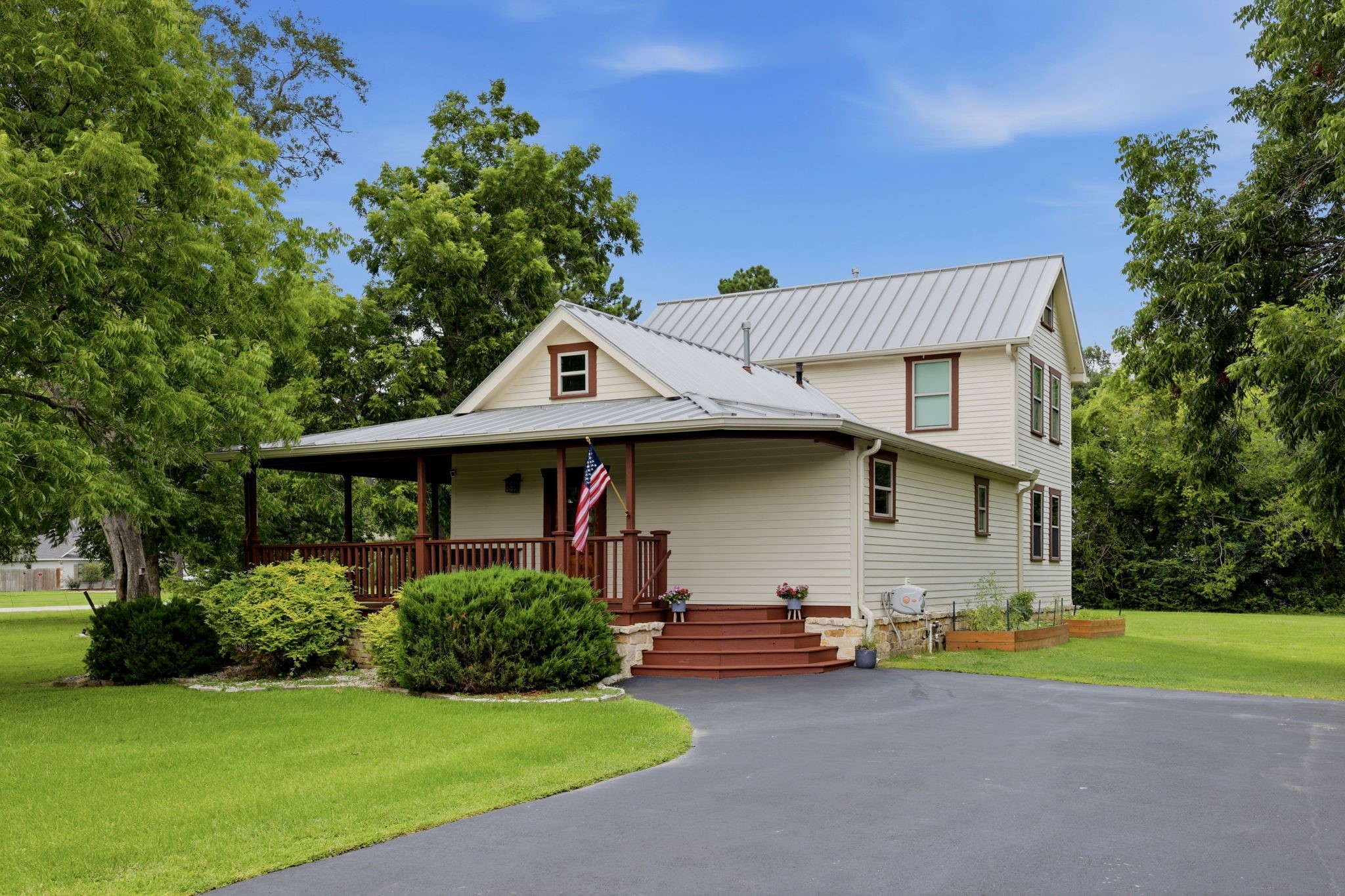 Listing photo 3