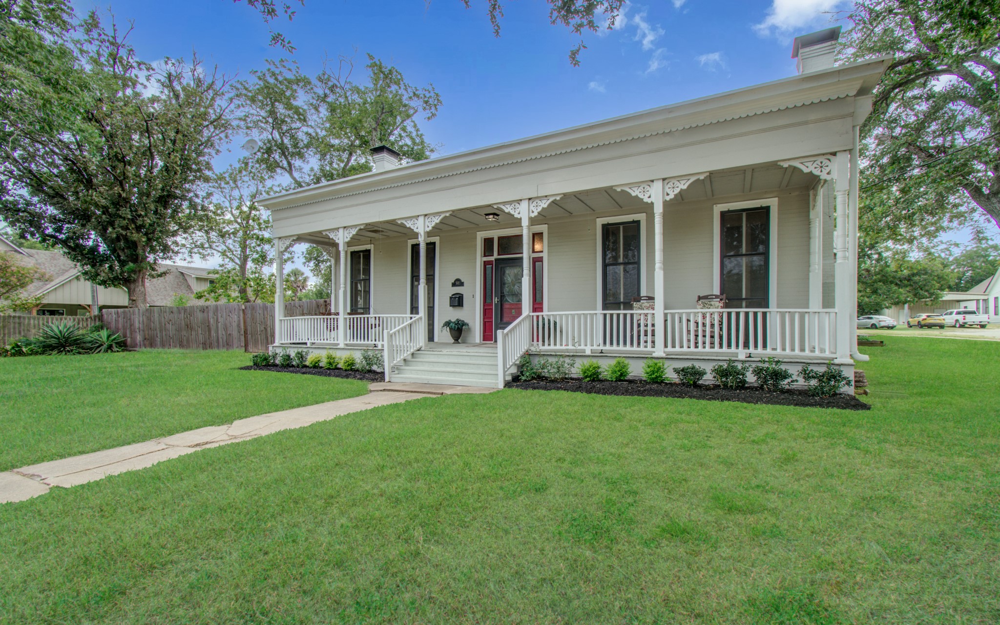 Listing photo 1
