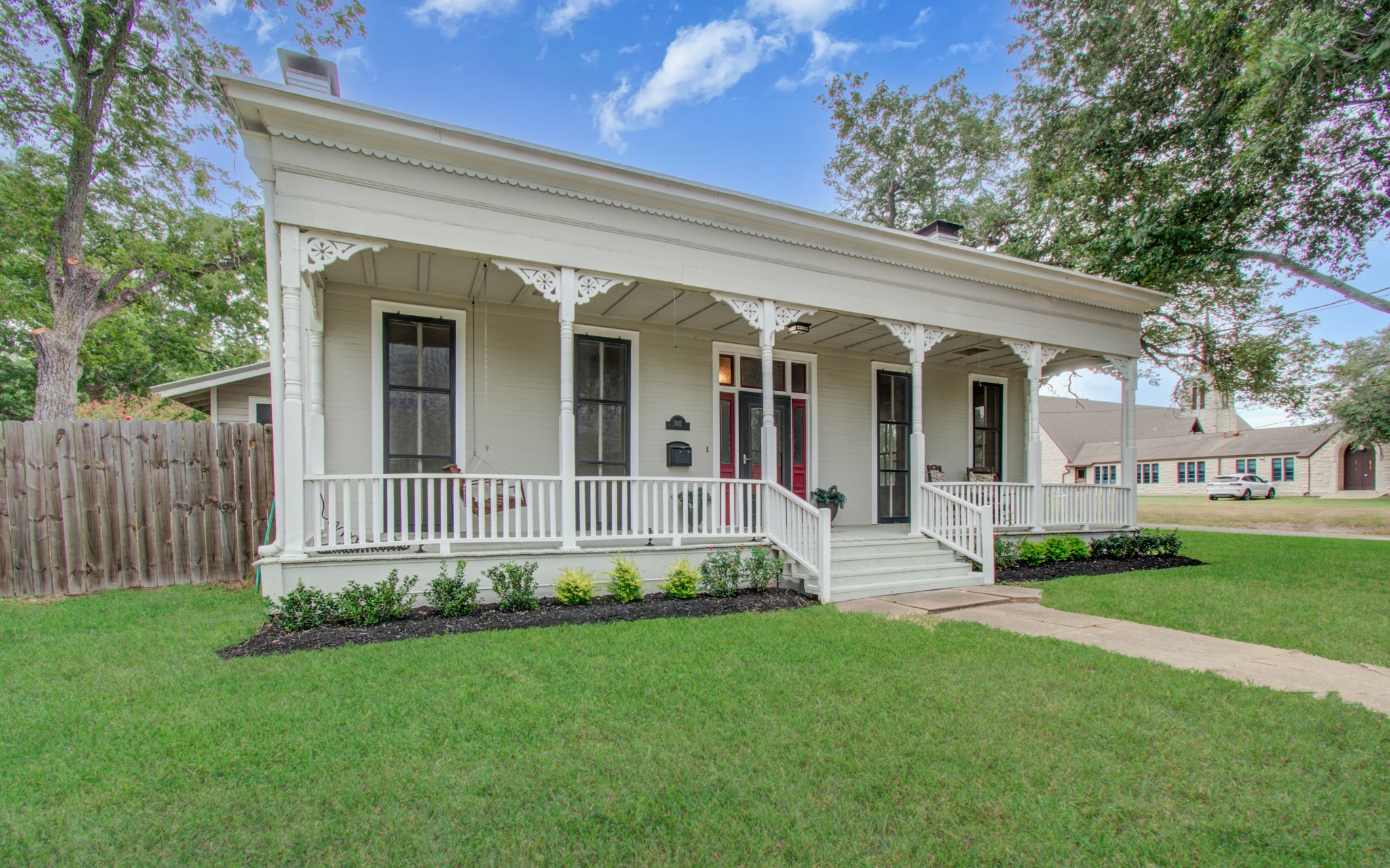Listing photo 1
