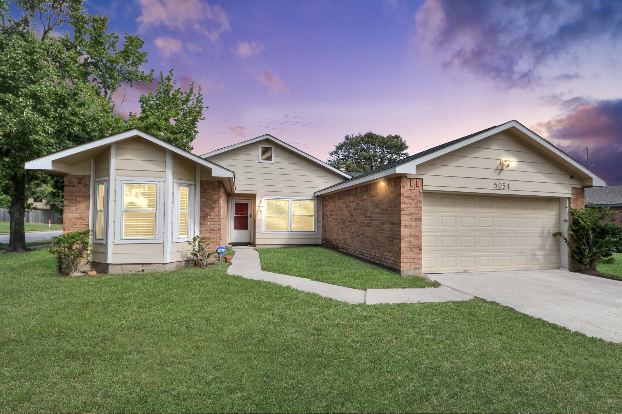Listing photo 1
