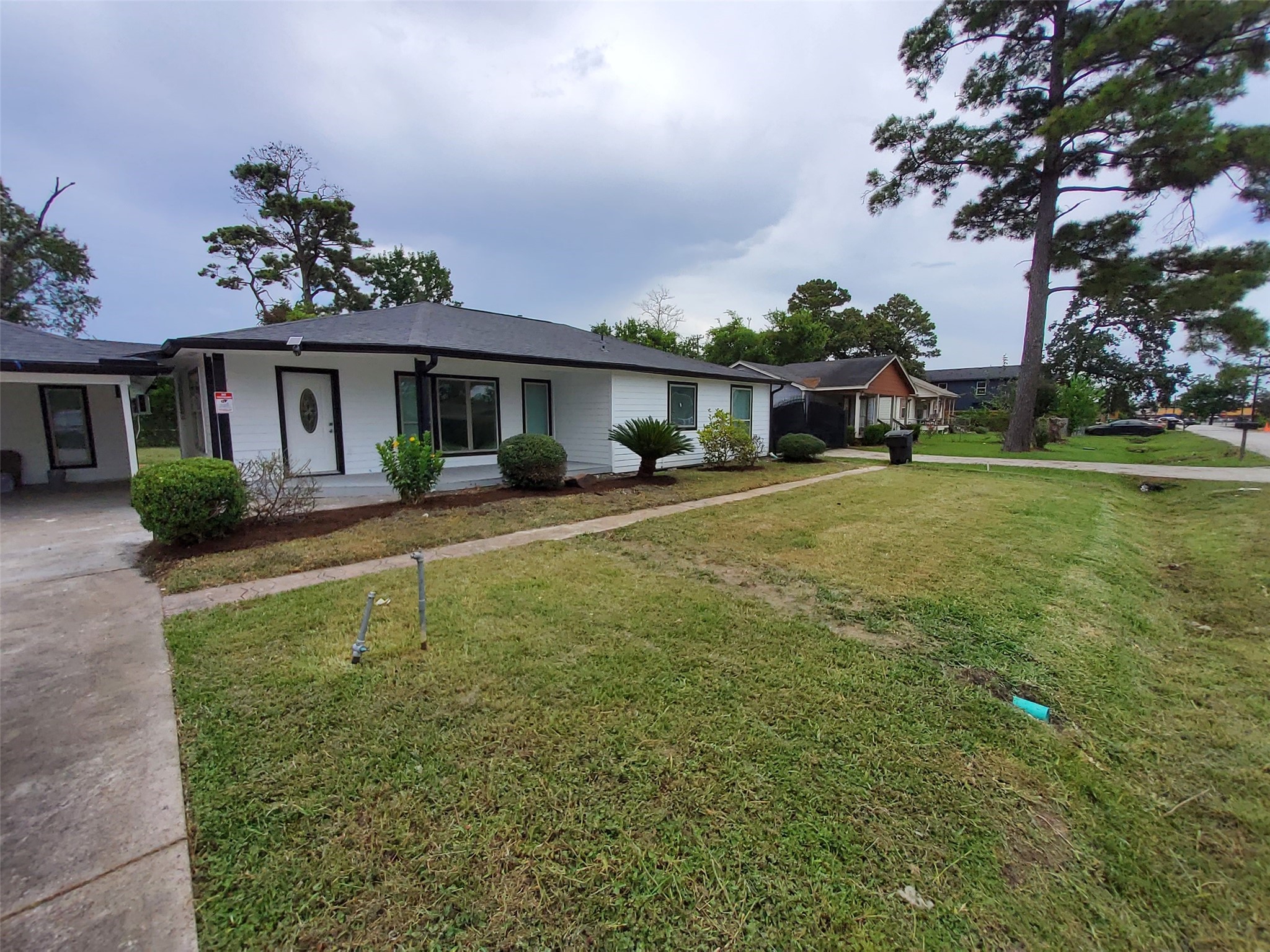 Listing photo 4