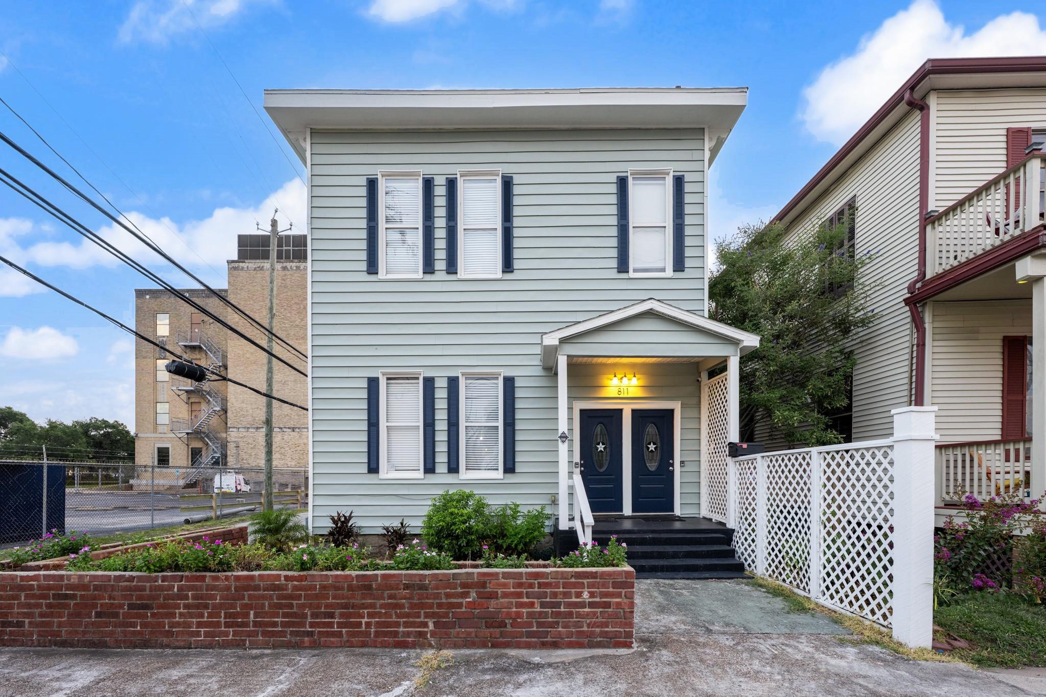 Listing photo 1