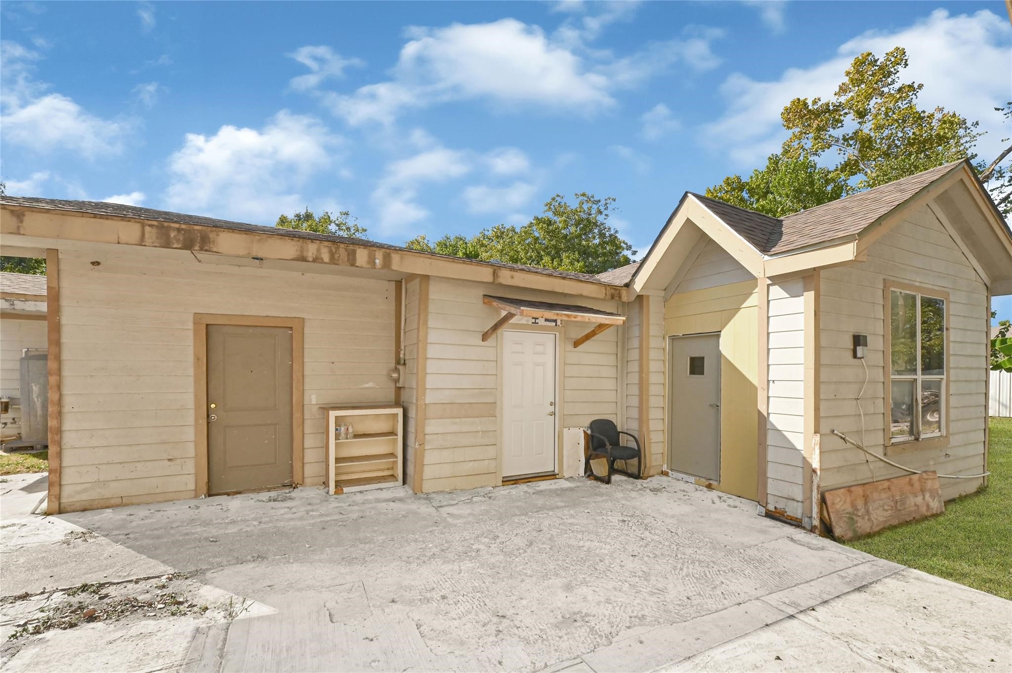 Listing photo 1