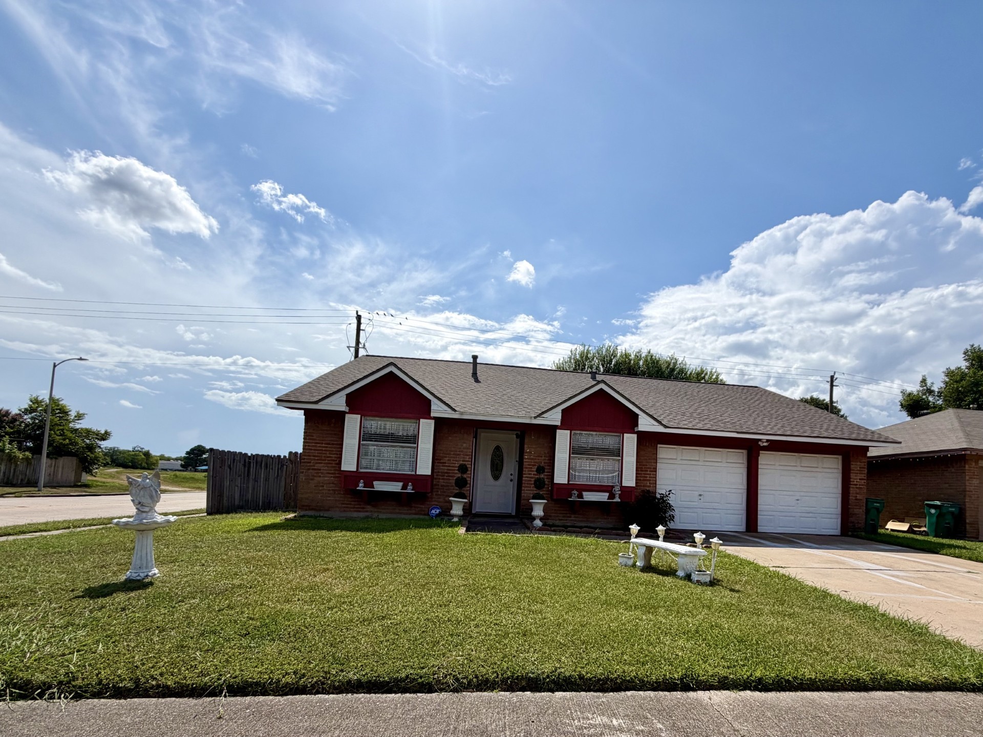 Listing photo 1