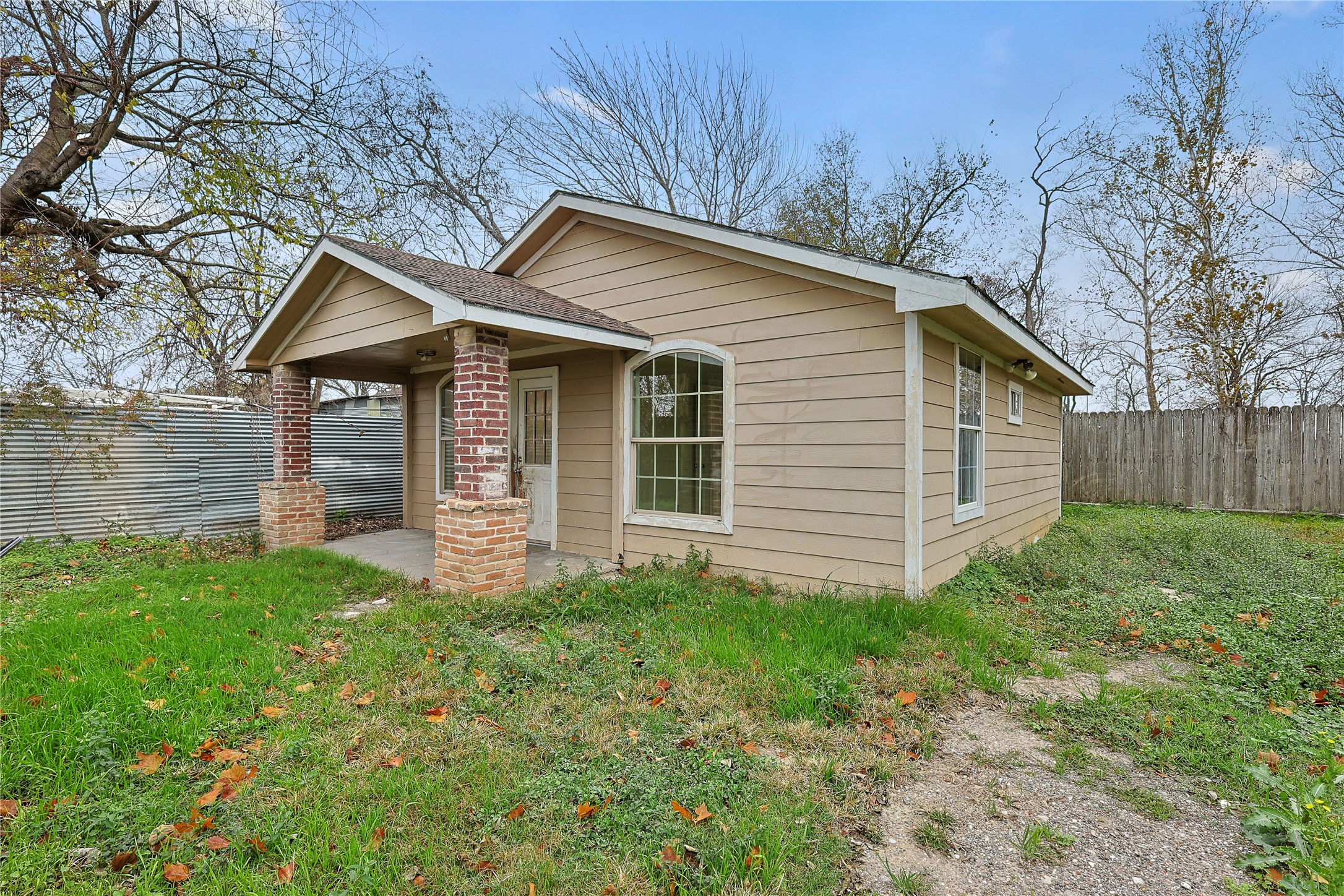 Listing photo 1