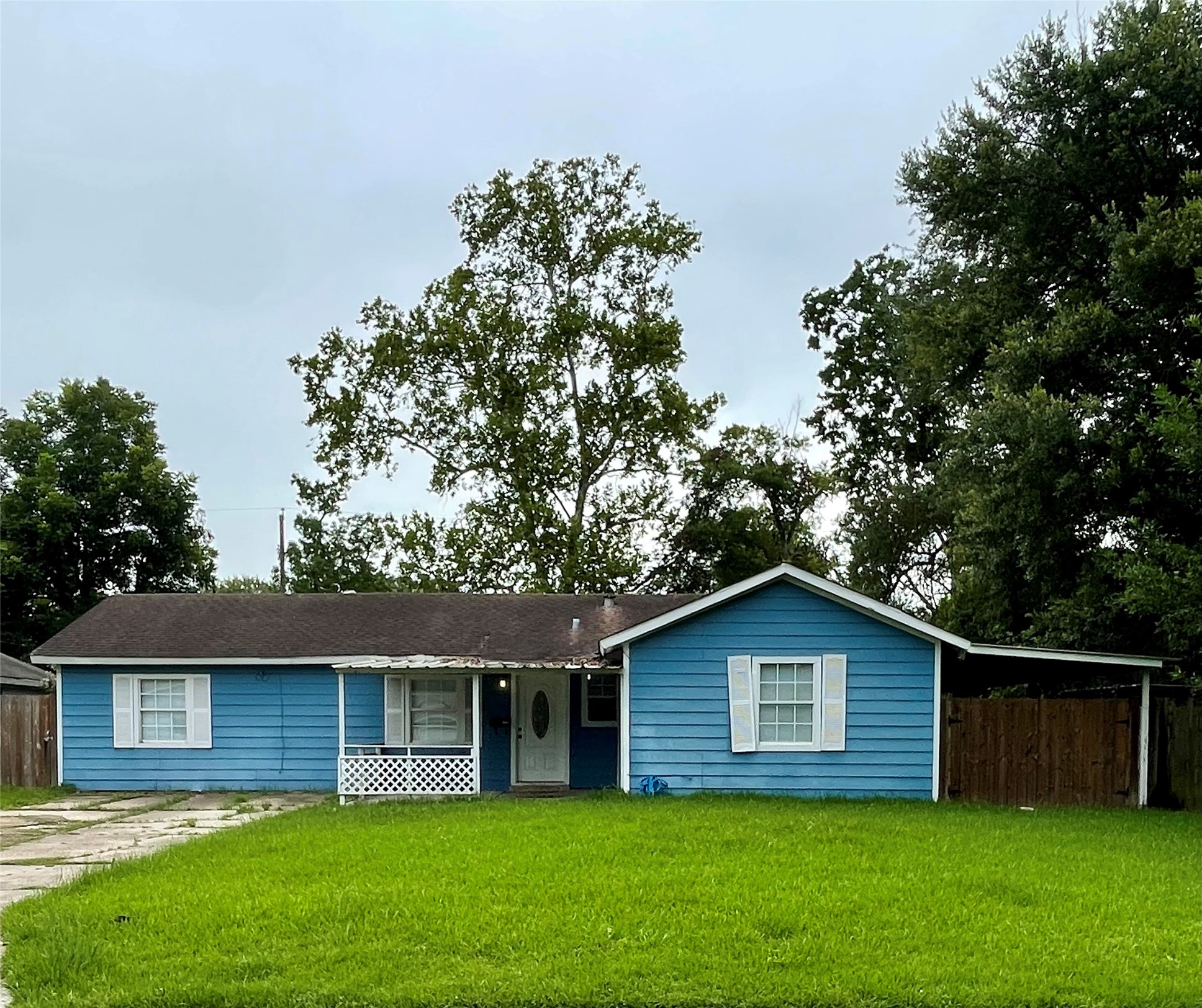 Listing photo 1