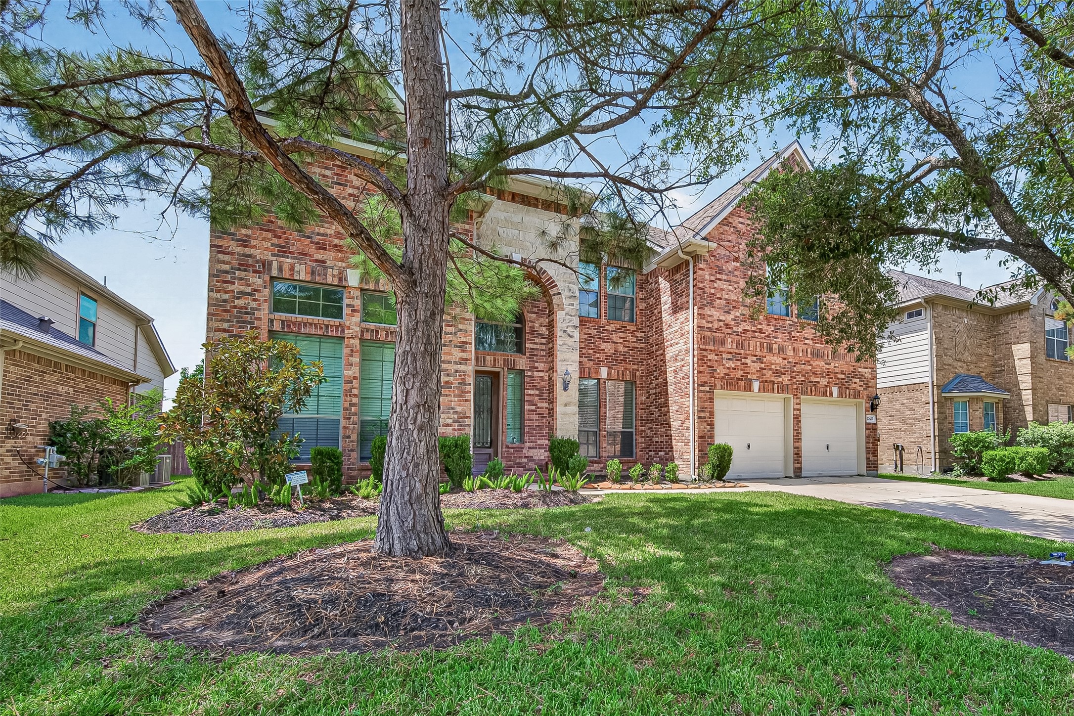 Listing photo 1