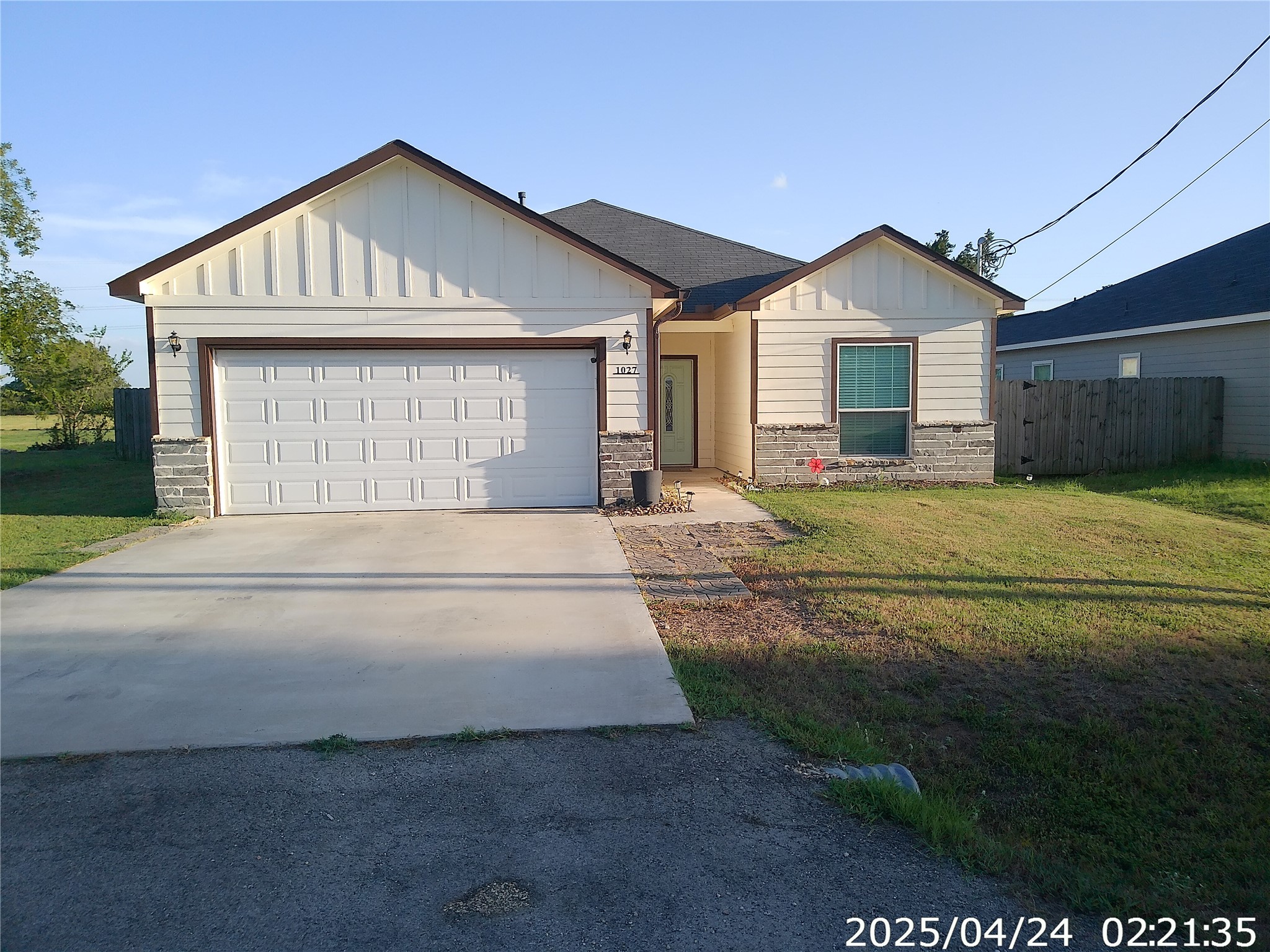 Listing photo 1
