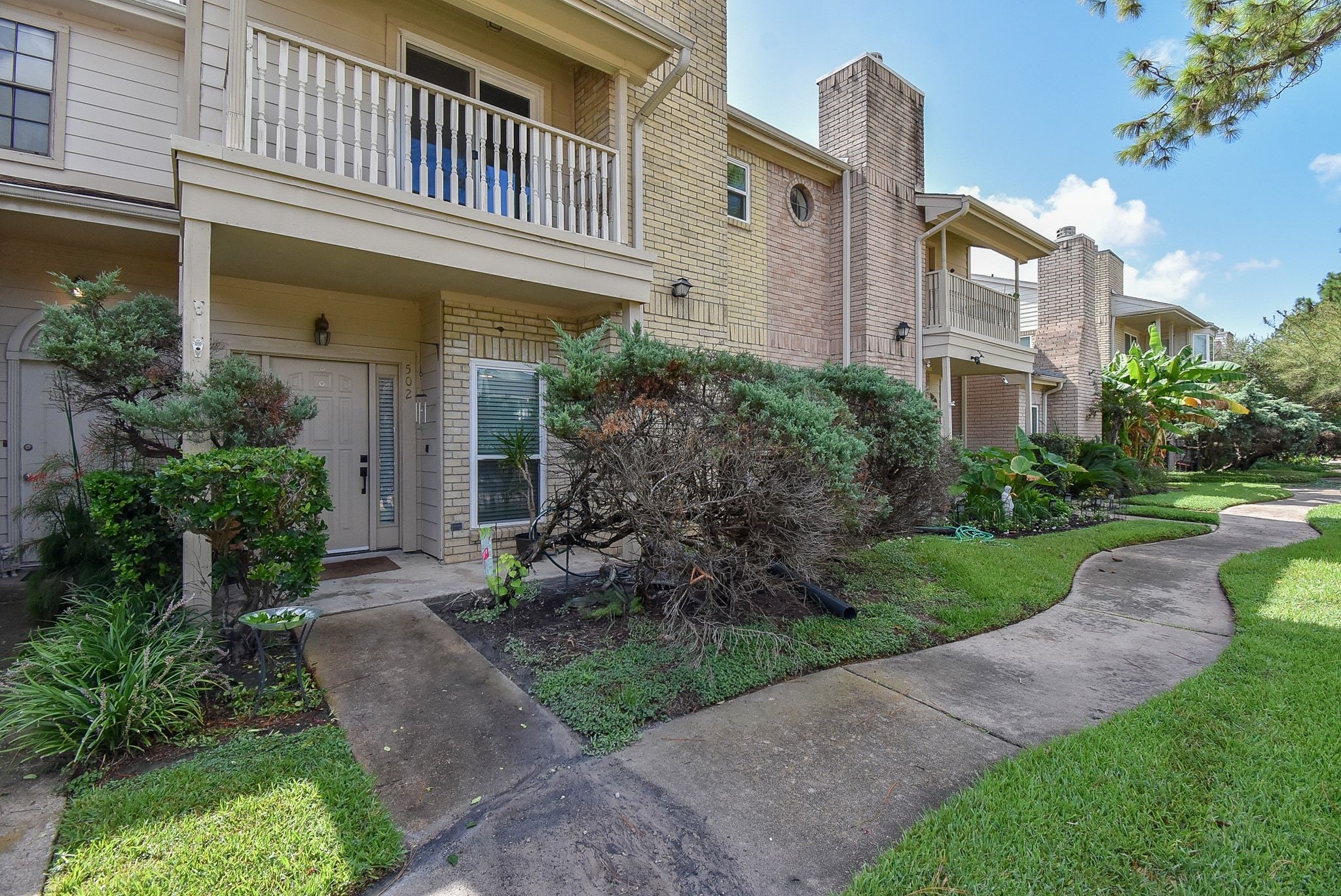 Listing photo 3