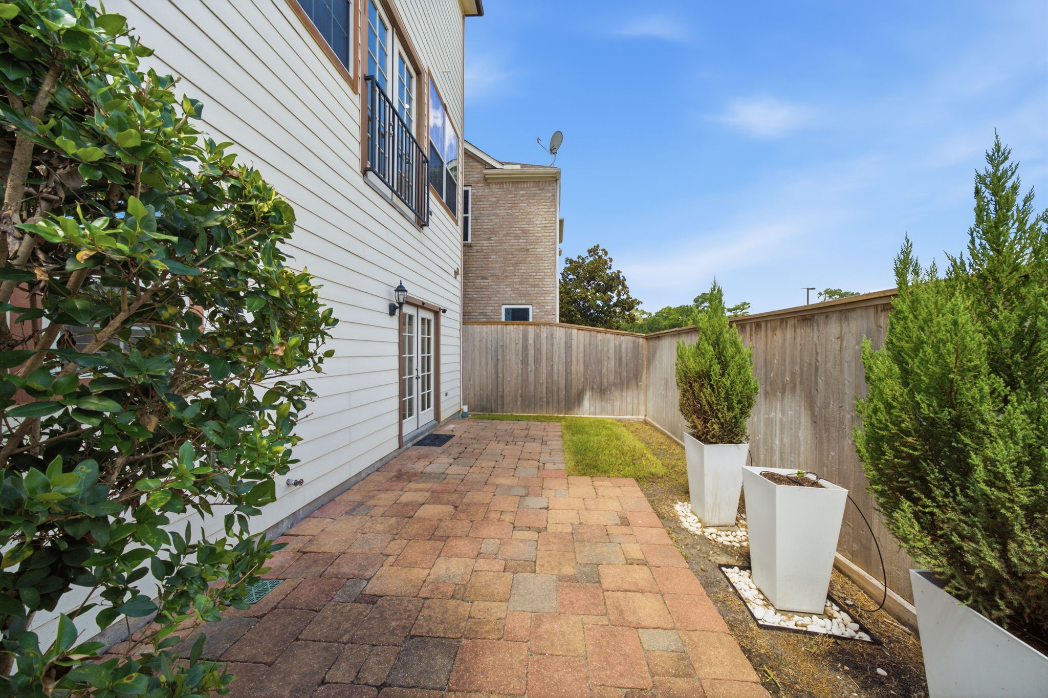 Listing photo 5