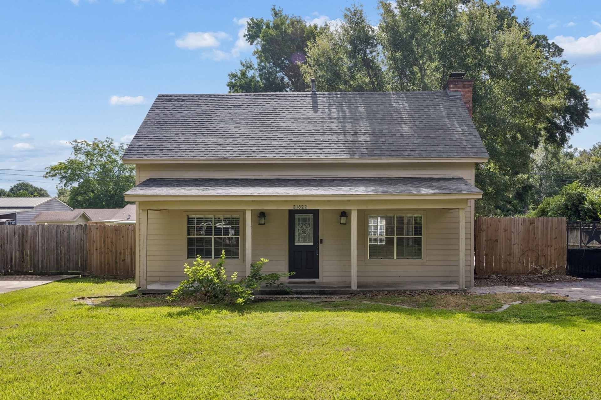 Listing photo 2