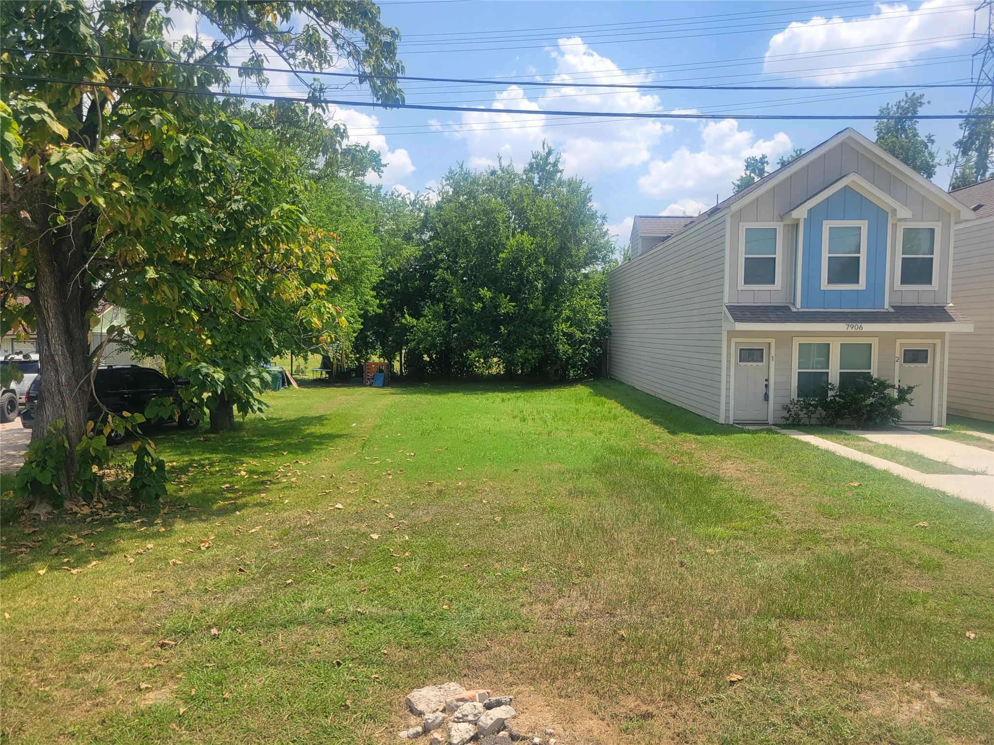 Listing photo 1