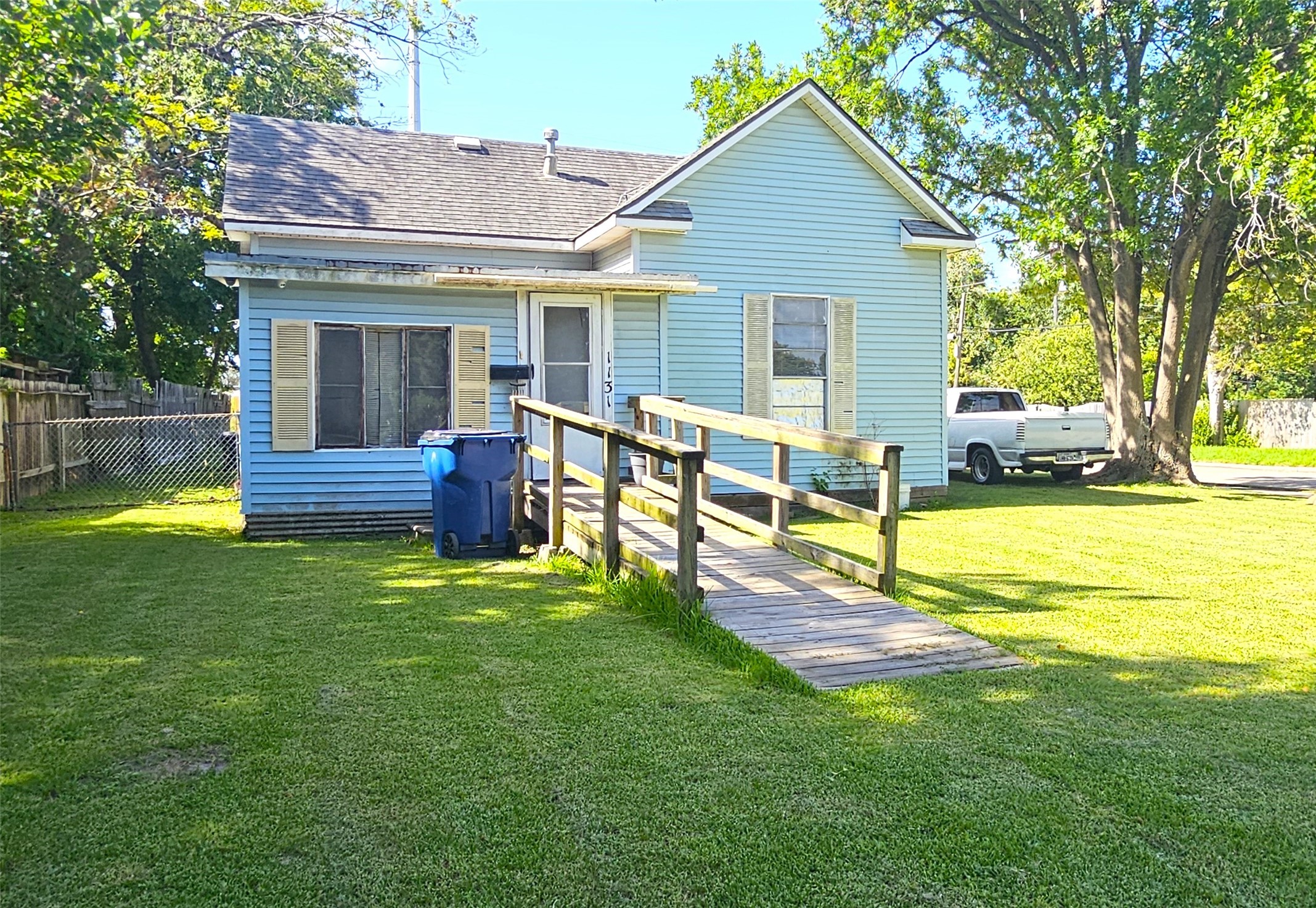 Listing photo 1