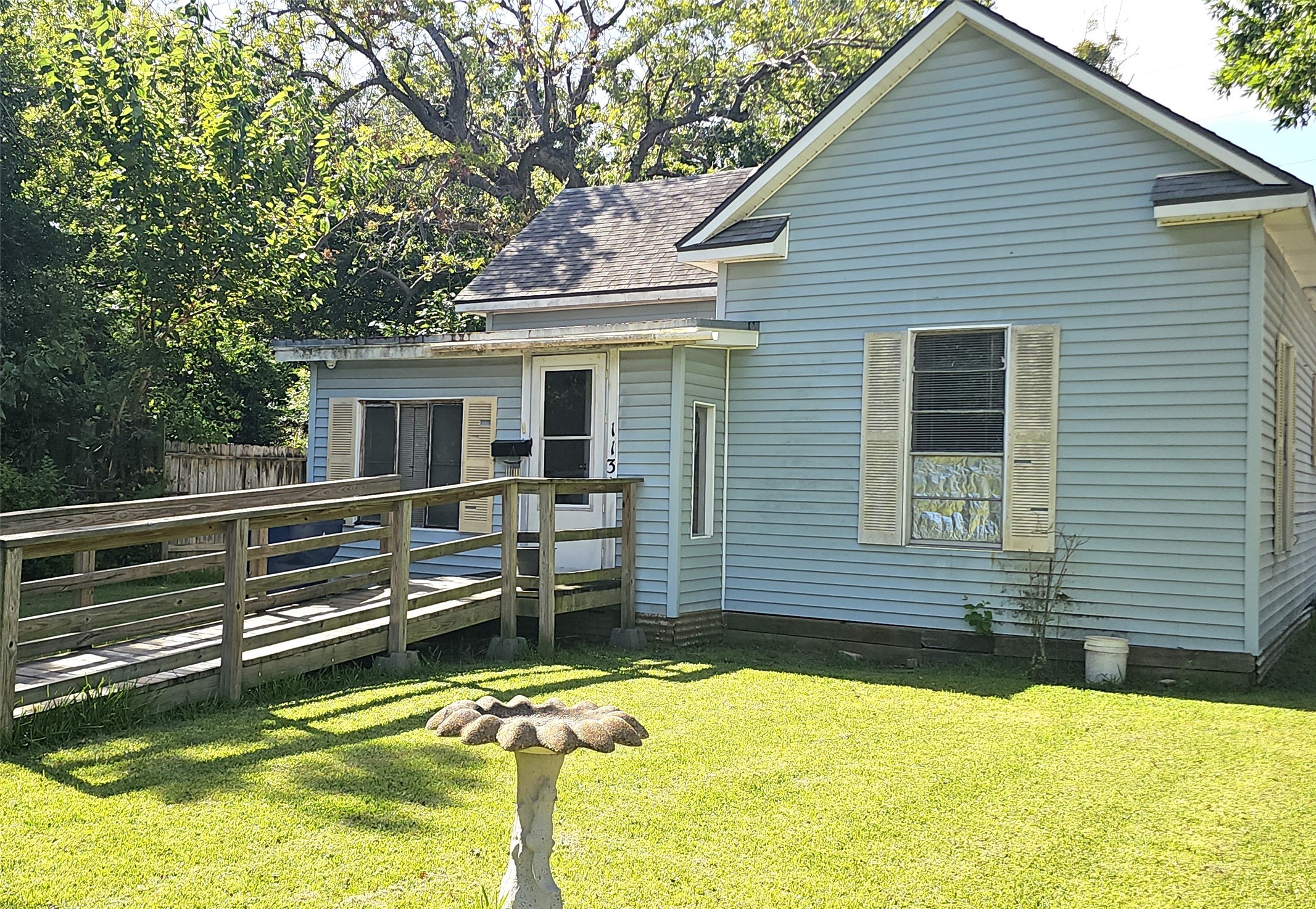 Listing photo 2
