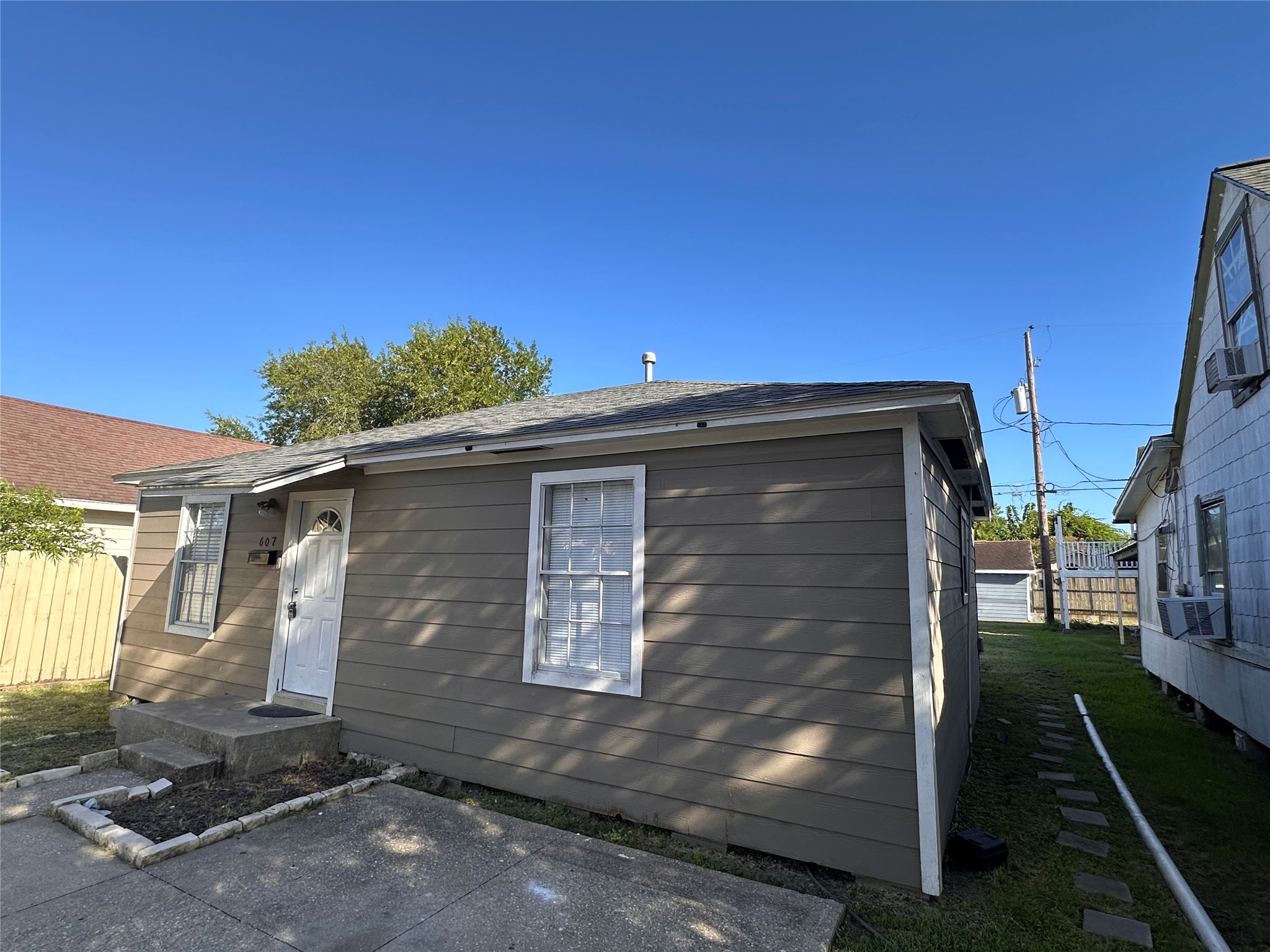 Listing photo 5