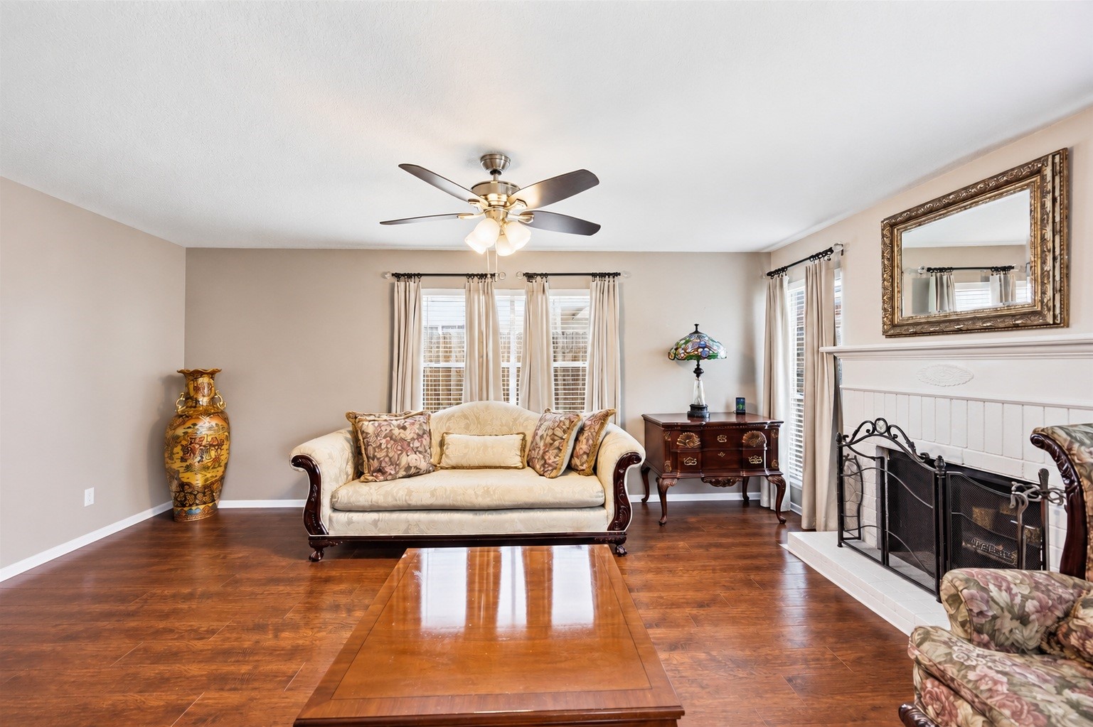 Listing photo 1