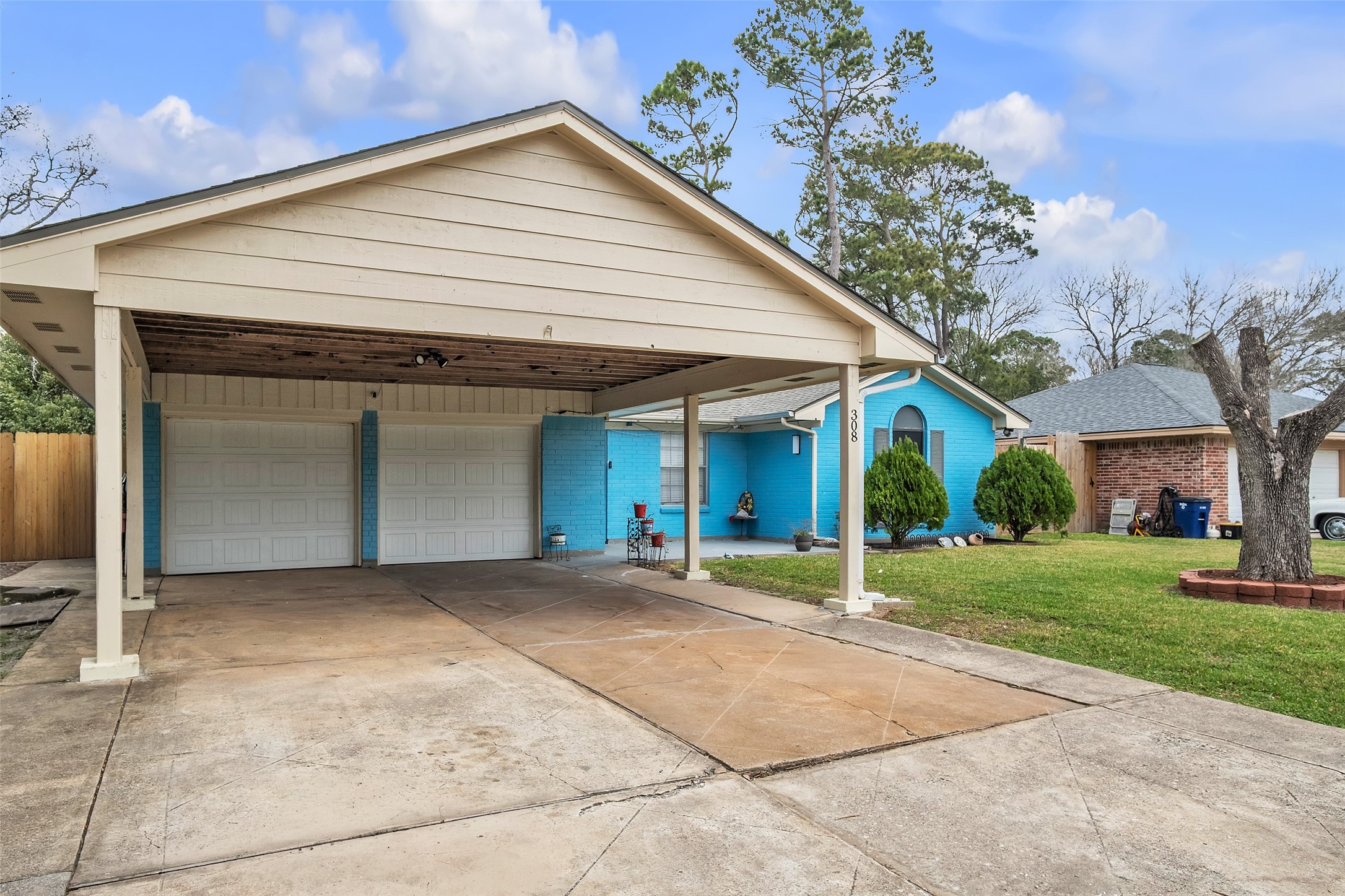 Listing photo 1