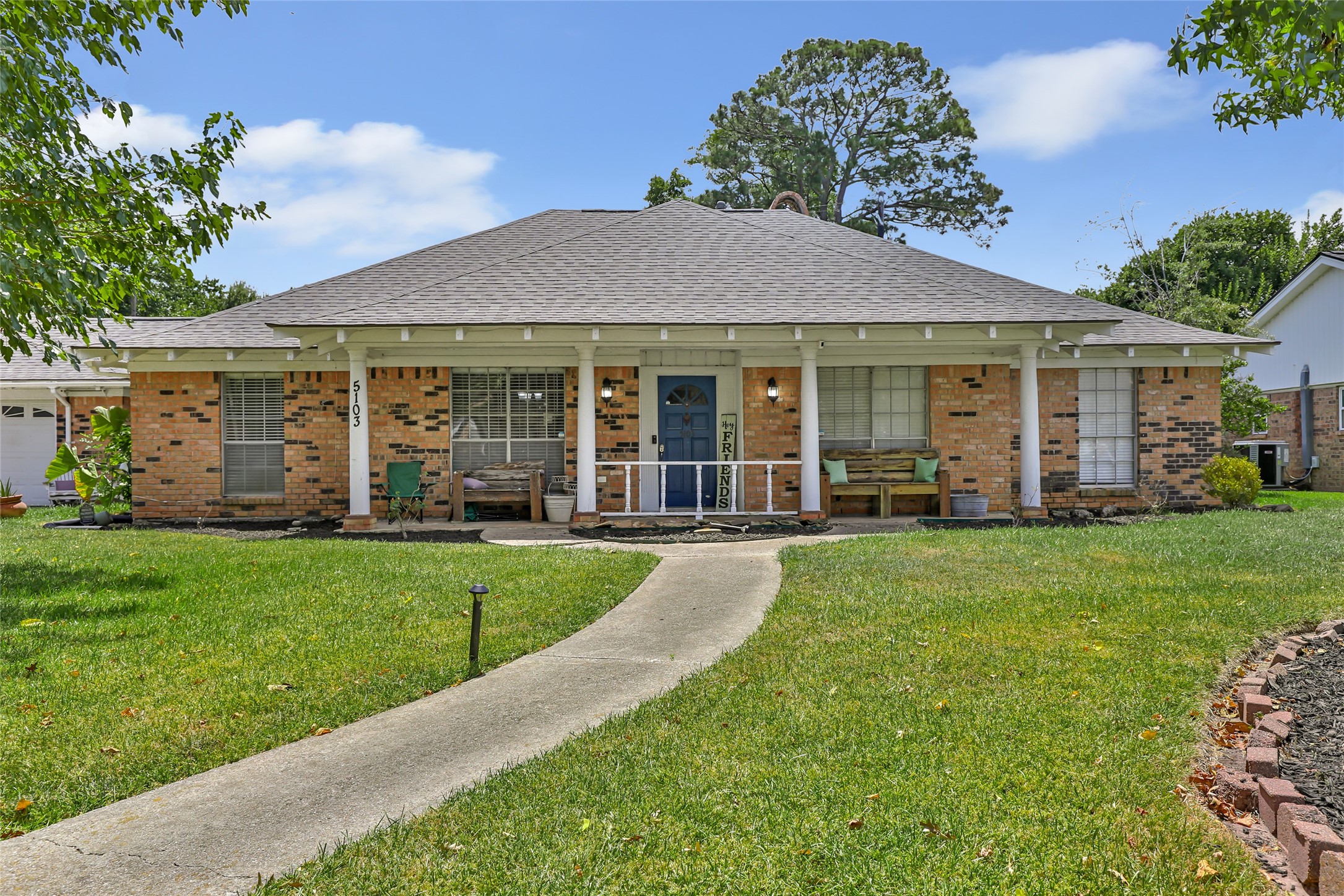 Listing photo 1