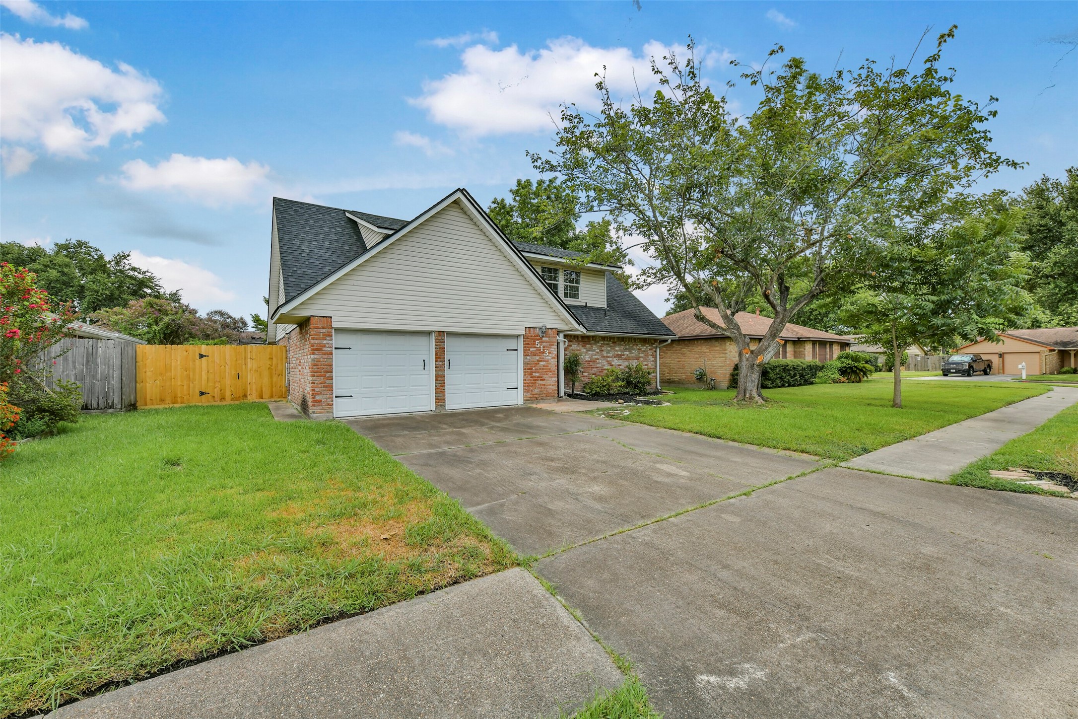 Listing photo 1