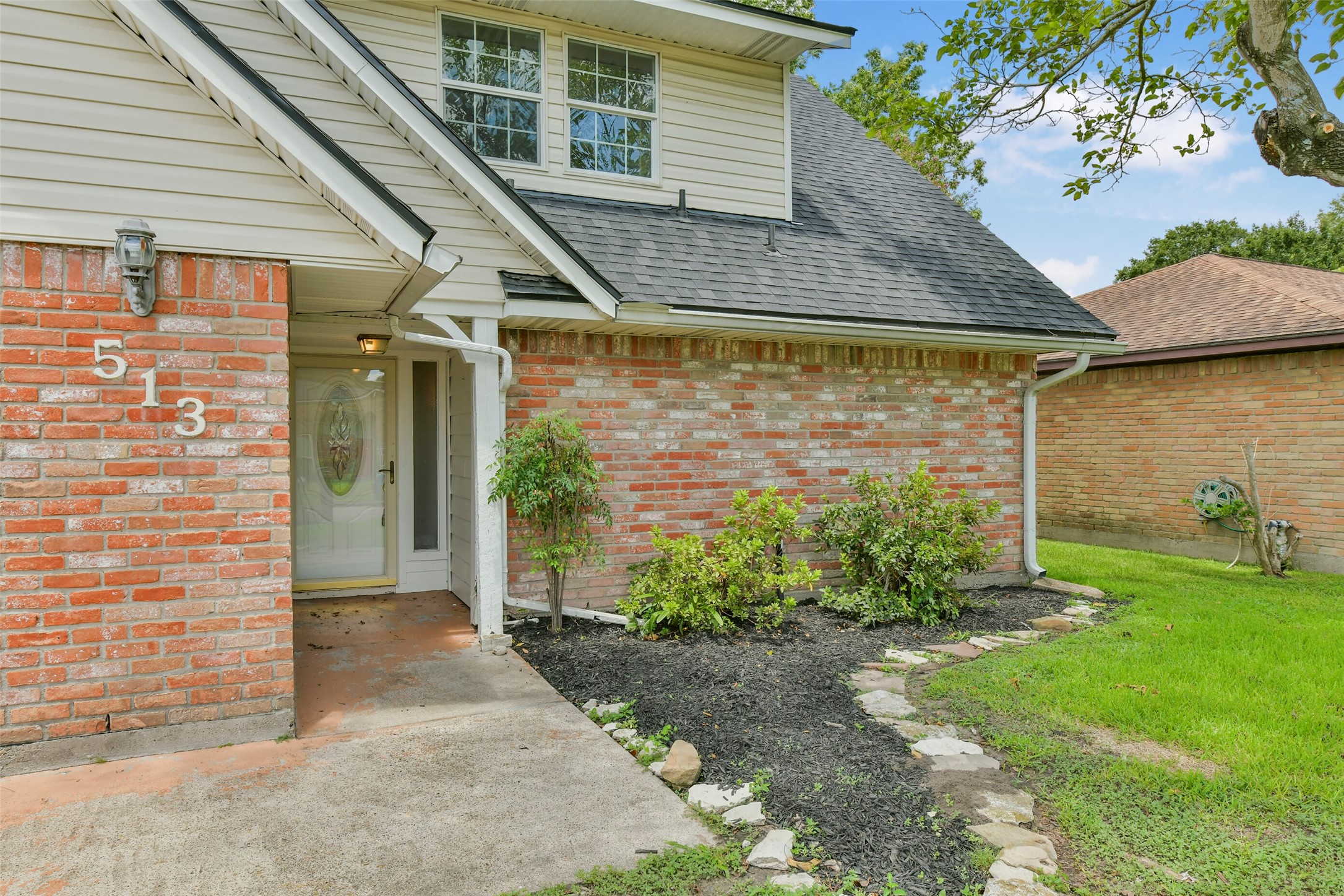 Listing photo 1