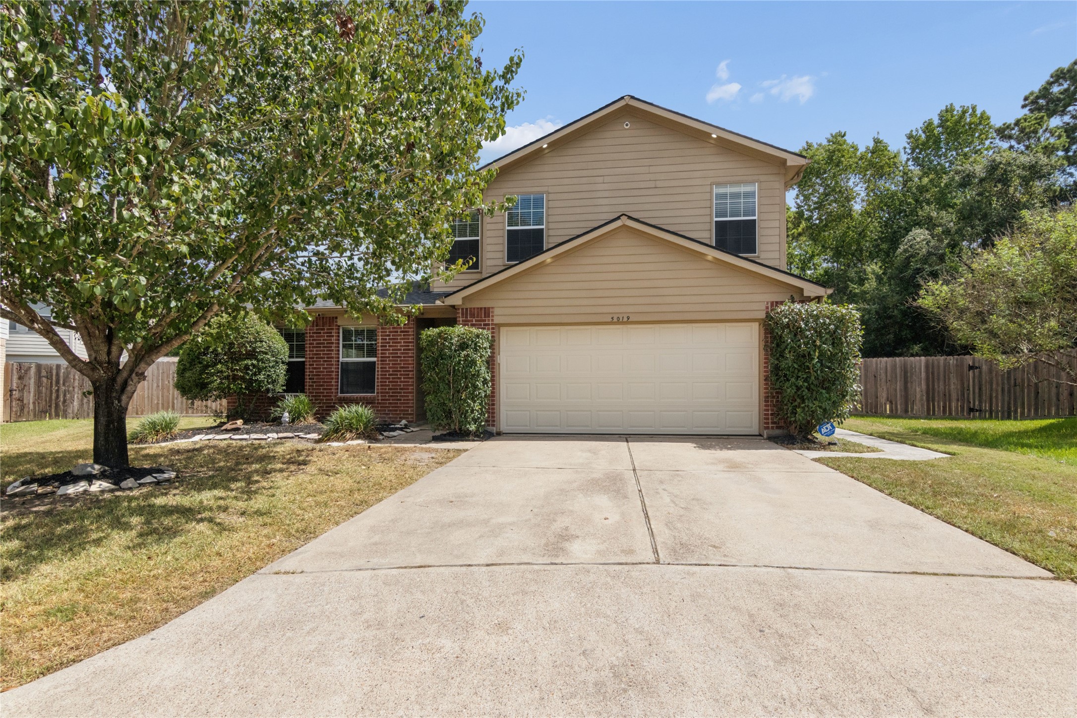 Listing photo 1