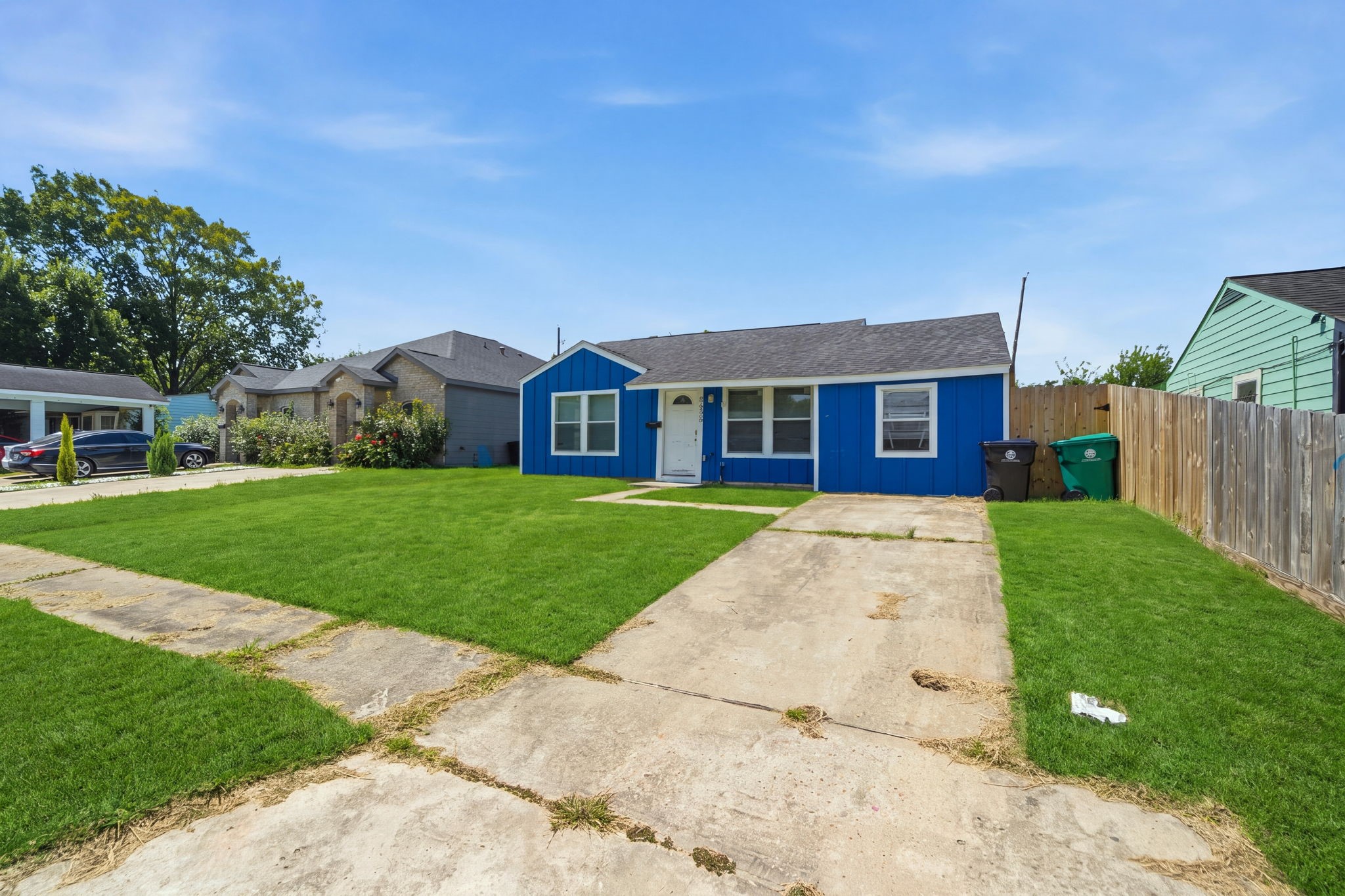 Listing photo 2