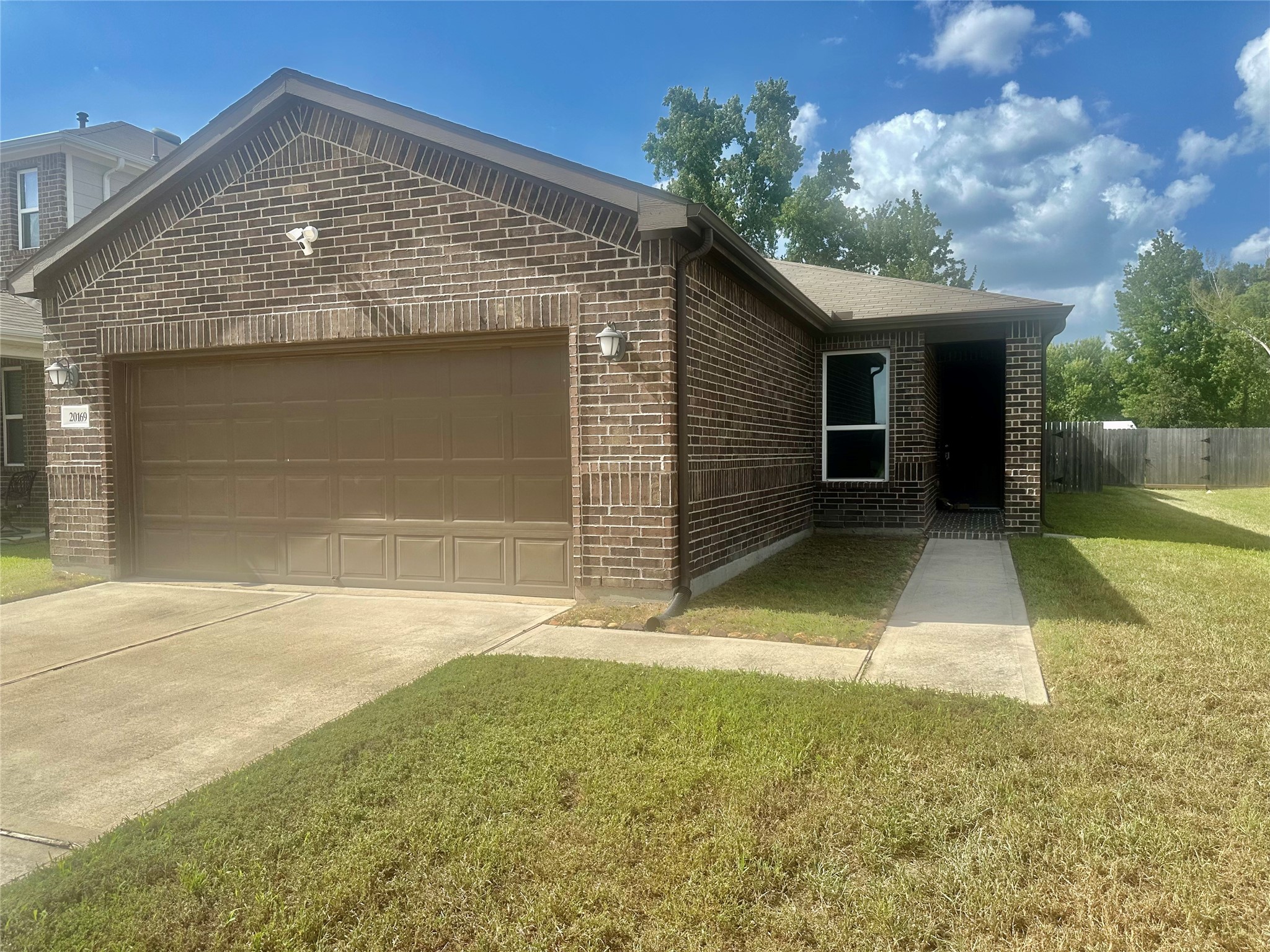 Listing photo 1