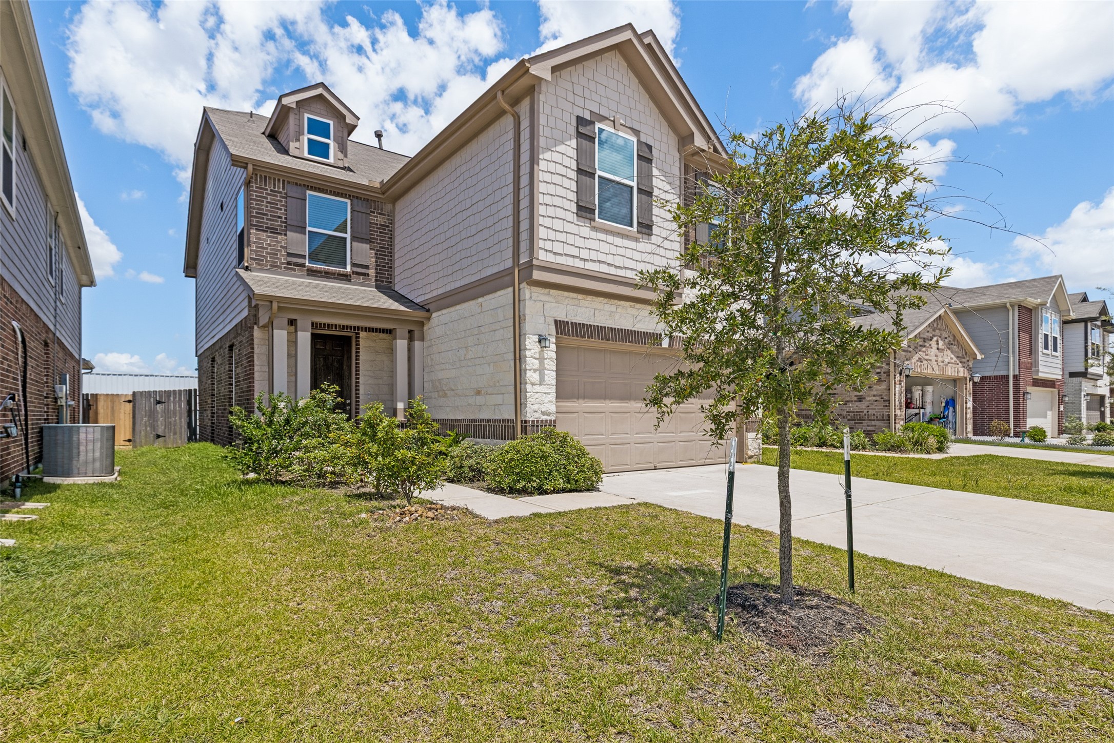 Listing photo 1