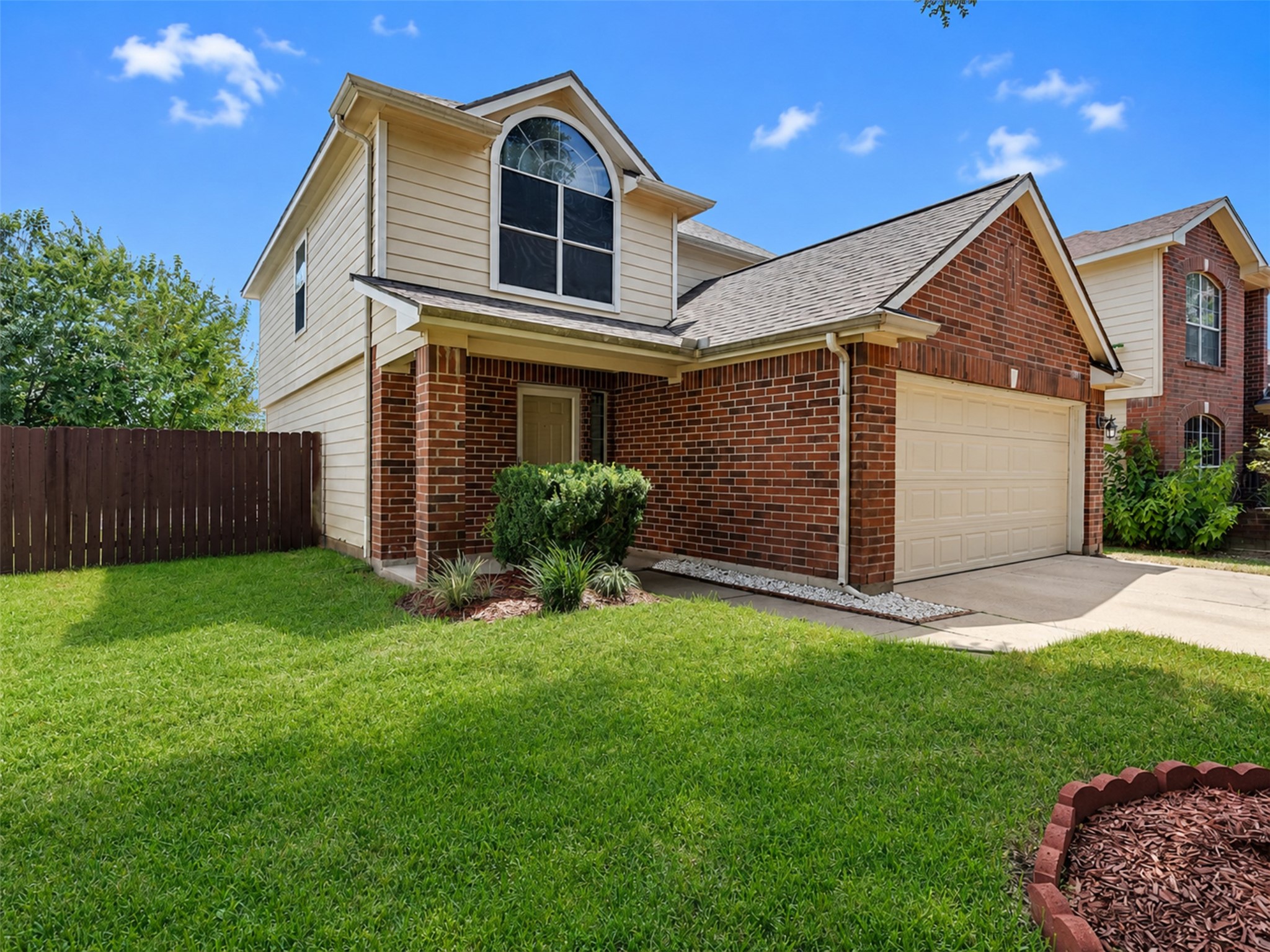Listing photo 1