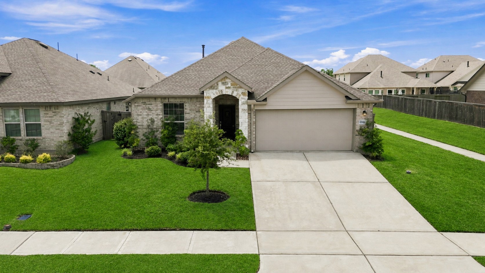 Listing photo 1