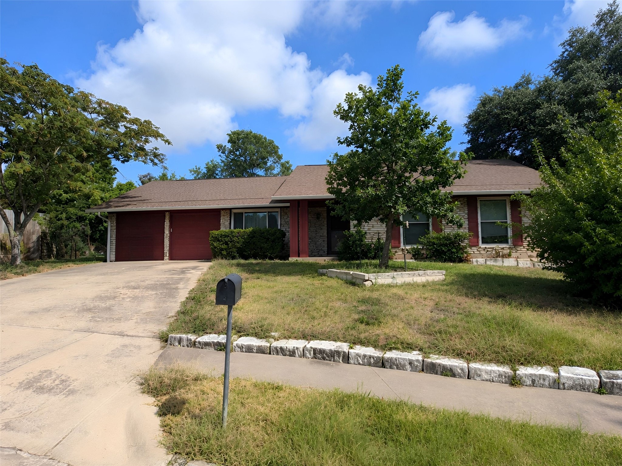 Listing photo 1