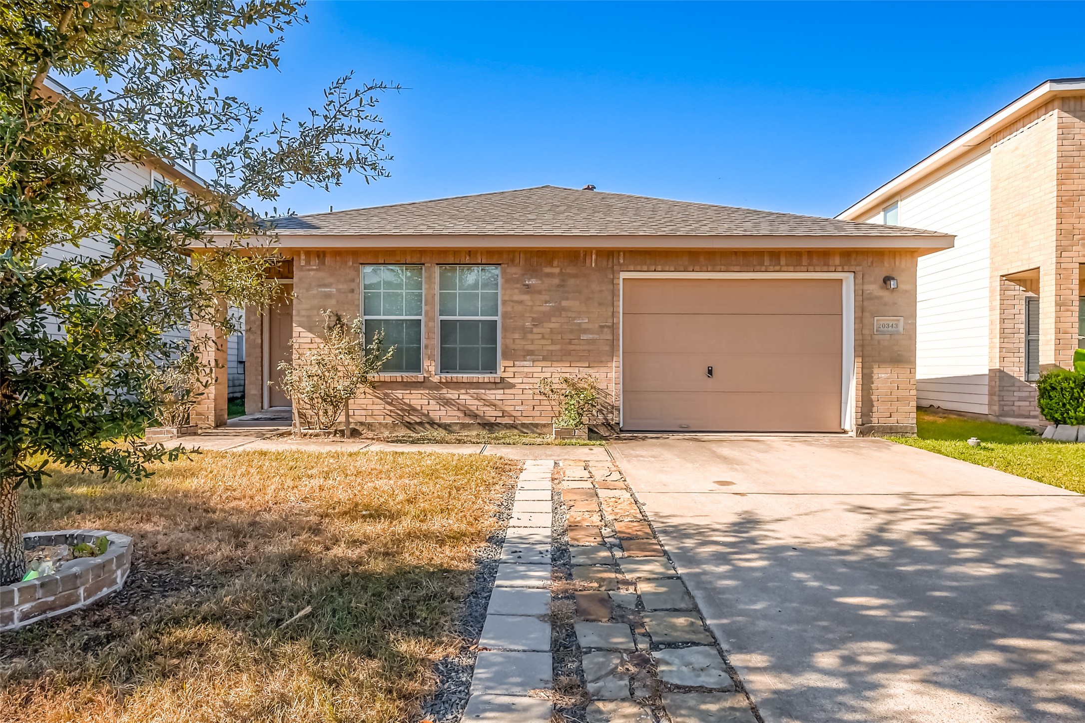 Listing photo 1