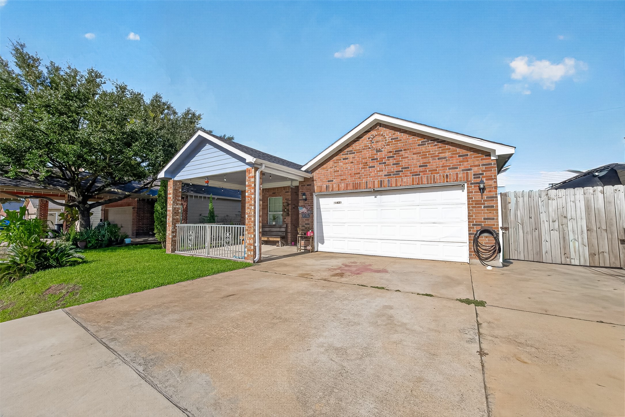 Listing photo 1