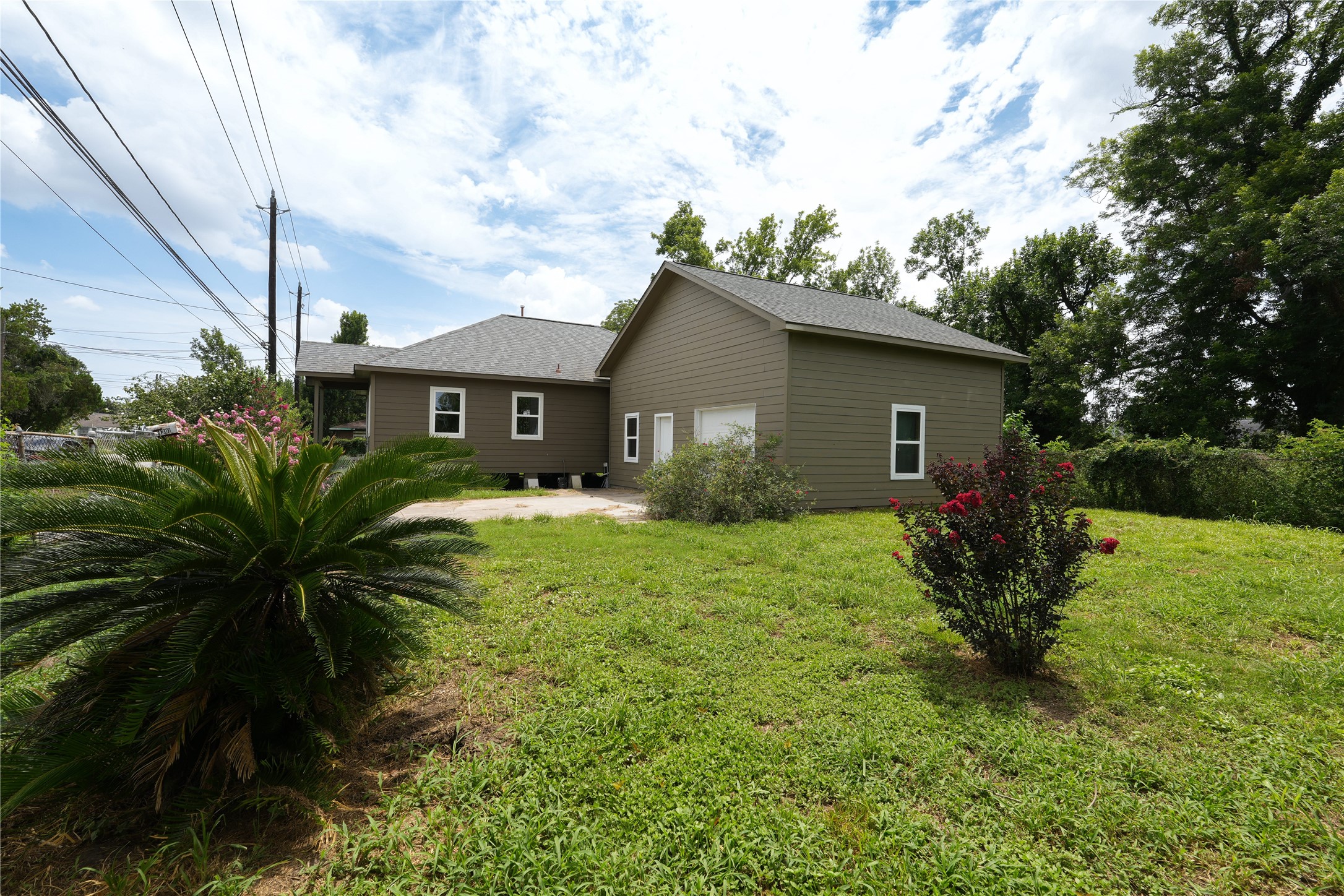 Listing photo 5