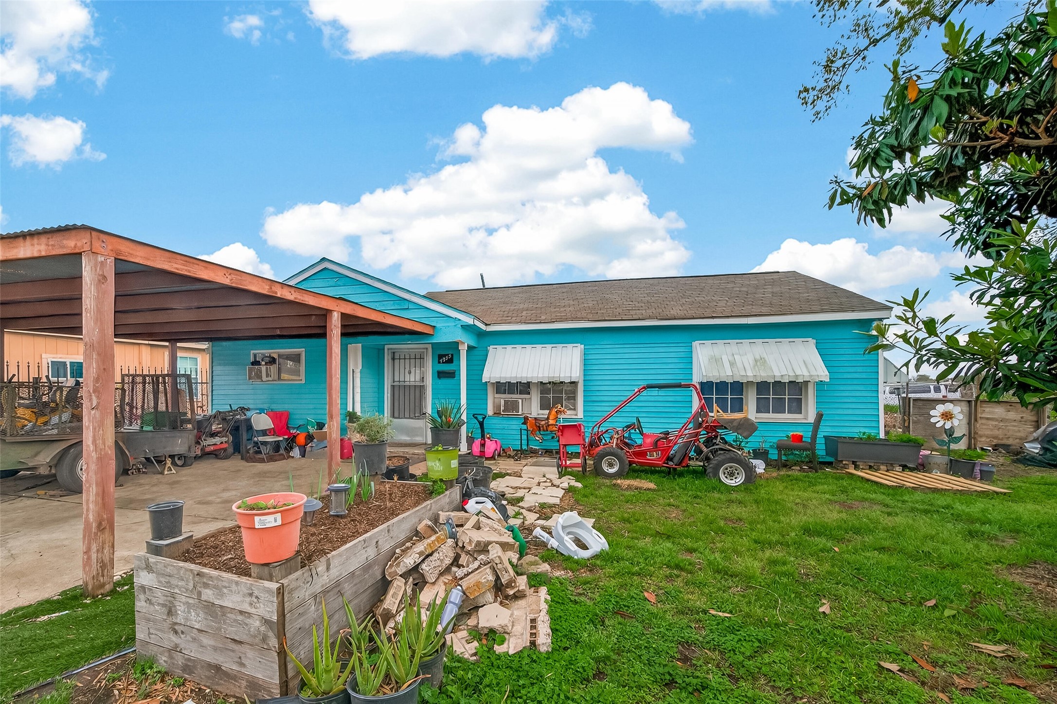 Listing photo 1
