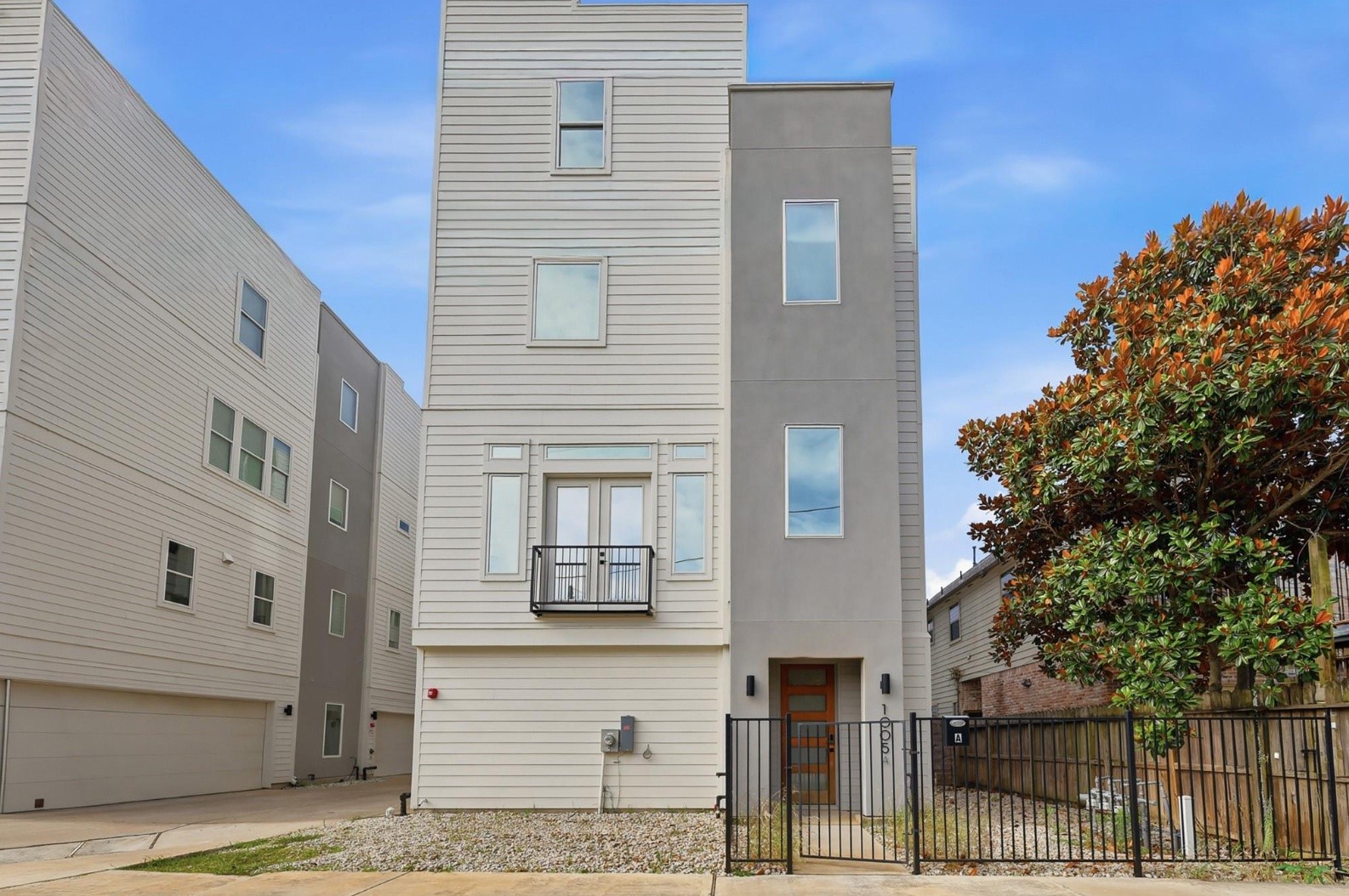 Listing photo 1