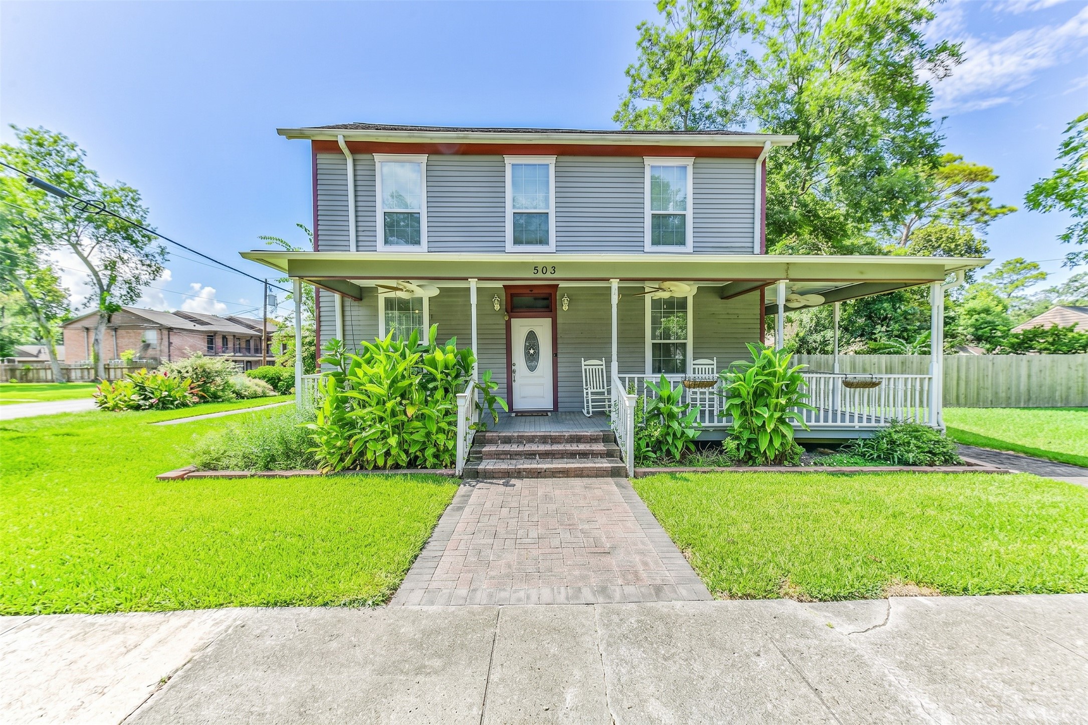Listing photo 1