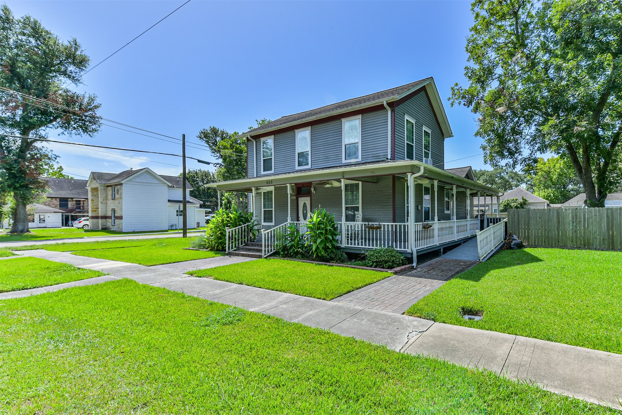 Listing photo 1