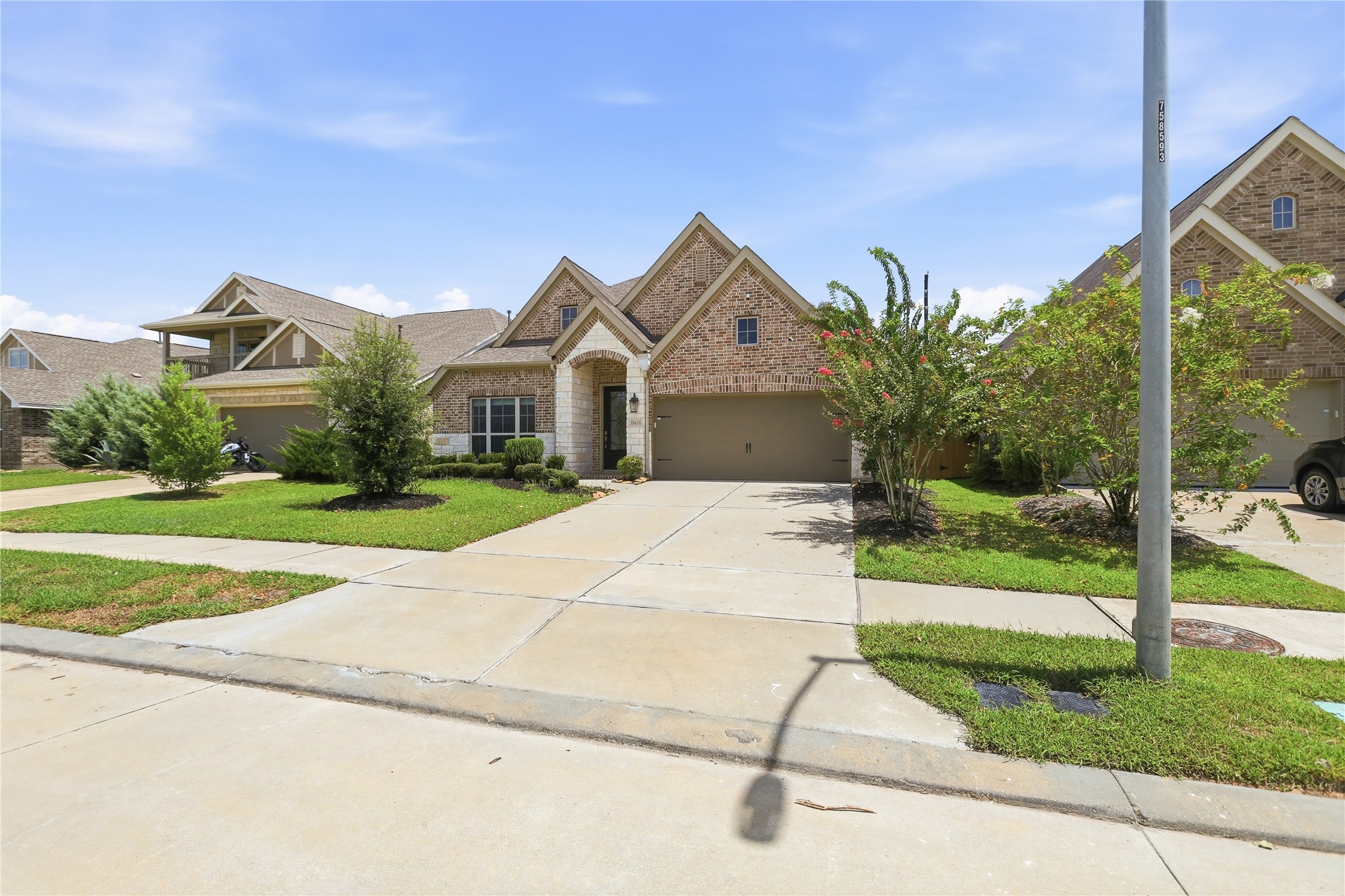 Listing photo 2