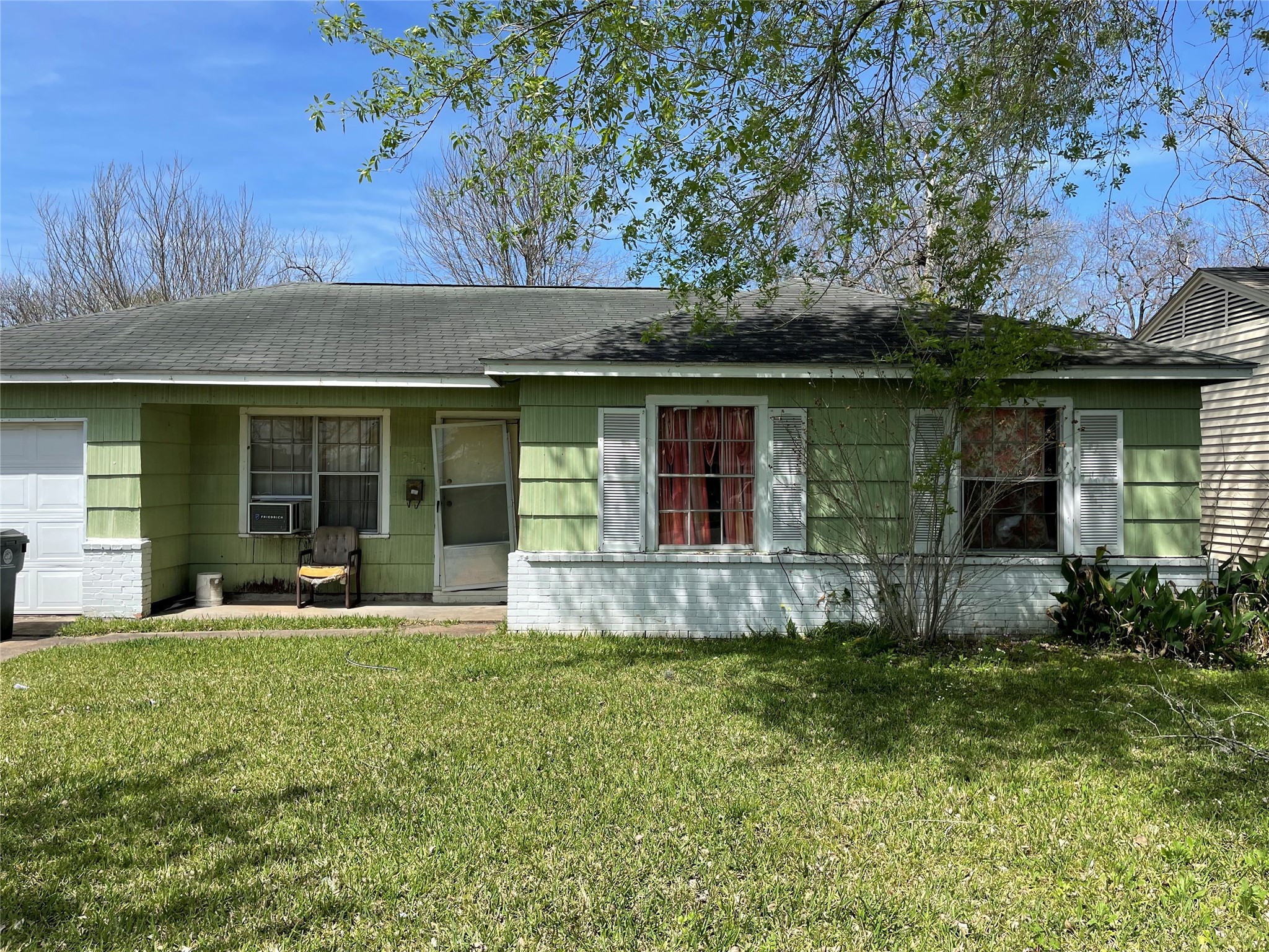 Listing photo 1